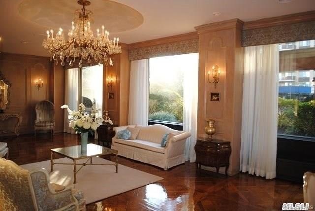 Bayside, New York, 11360, United States, 3 Bedrooms Bedrooms, ,2 BathroomsBathrooms,Residential,For Sale,2048050