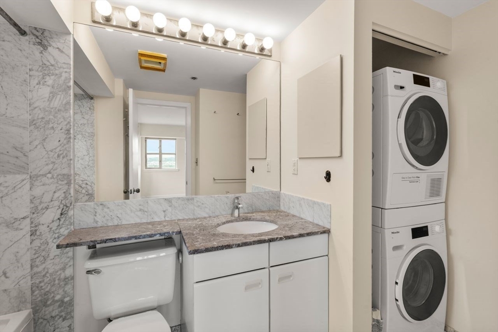 Cambridge, Massachusetts, 02139, United States, 1 Bedroom Bedrooms, ,2 BathroomsBathrooms,Residential,For Sale,1866549