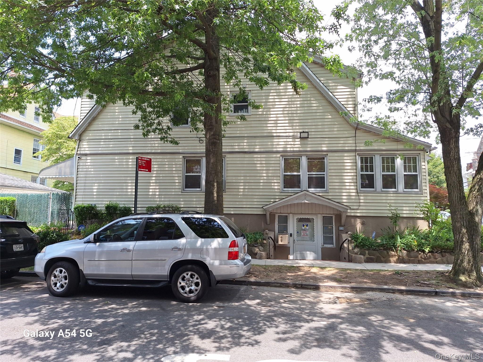 Woodhaven, New York, 11421, United States, 4 Bedrooms Bedrooms, ,2 BathroomsBathrooms,Residential,For Sale,2048228