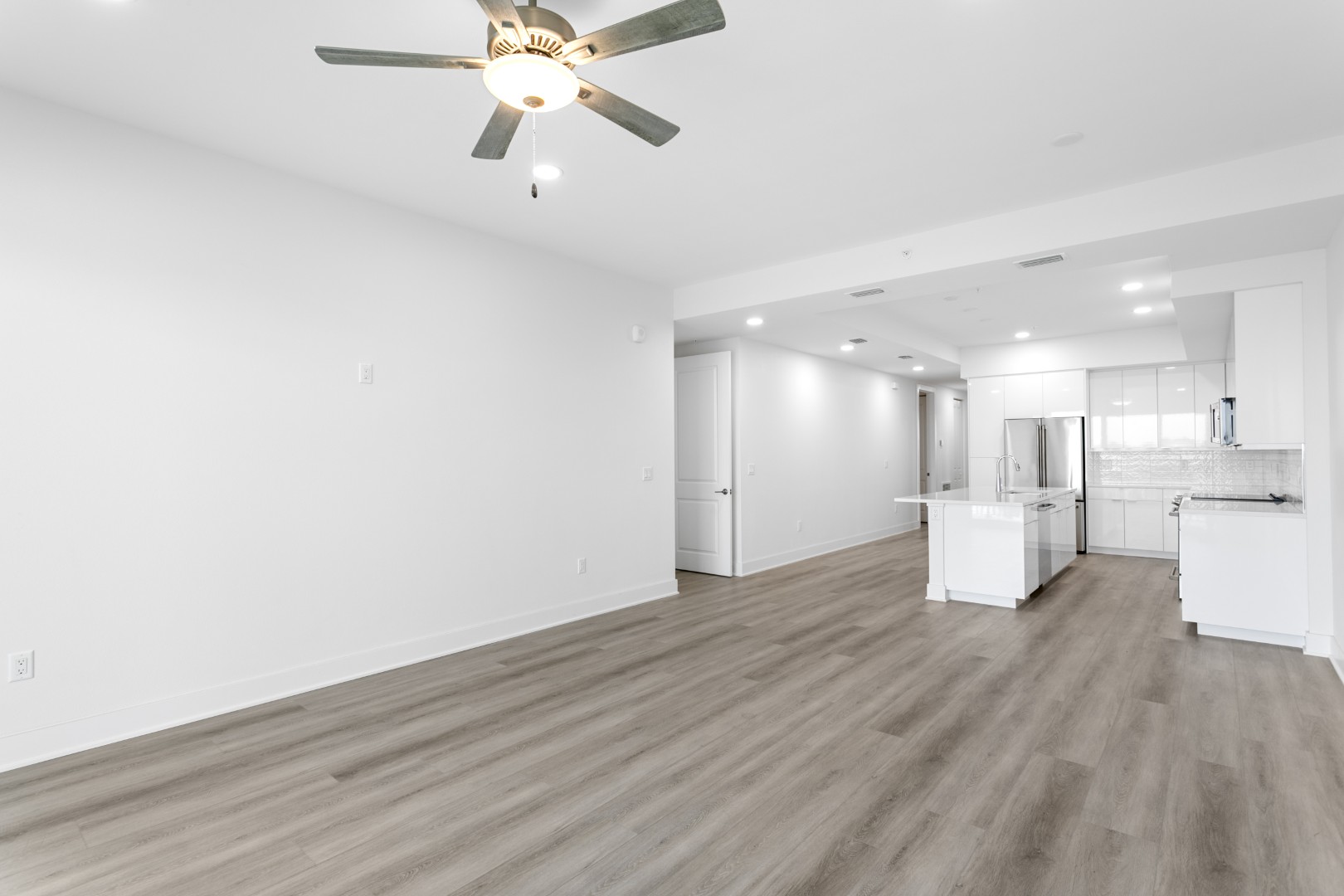 Madeira Beach, Florida, 33708, United States, 3 Bedrooms Bedrooms, ,3 BathroomsBathrooms,Residential,For Sale,1854294
