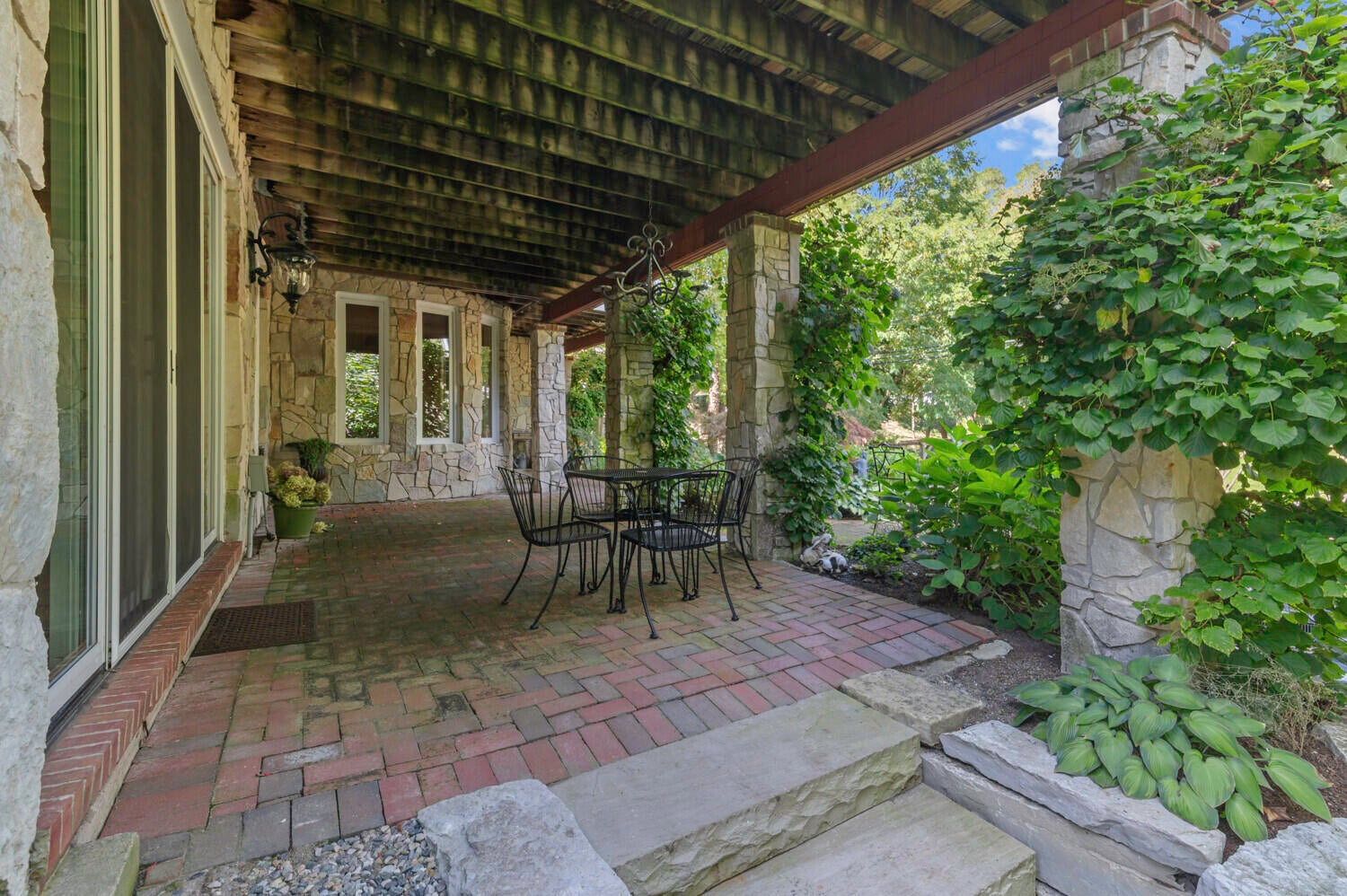 Northville, Michigan, 48167, United States, 4 Bedrooms Bedrooms, ,7 BathroomsBathrooms,Residential,For Sale,1991928