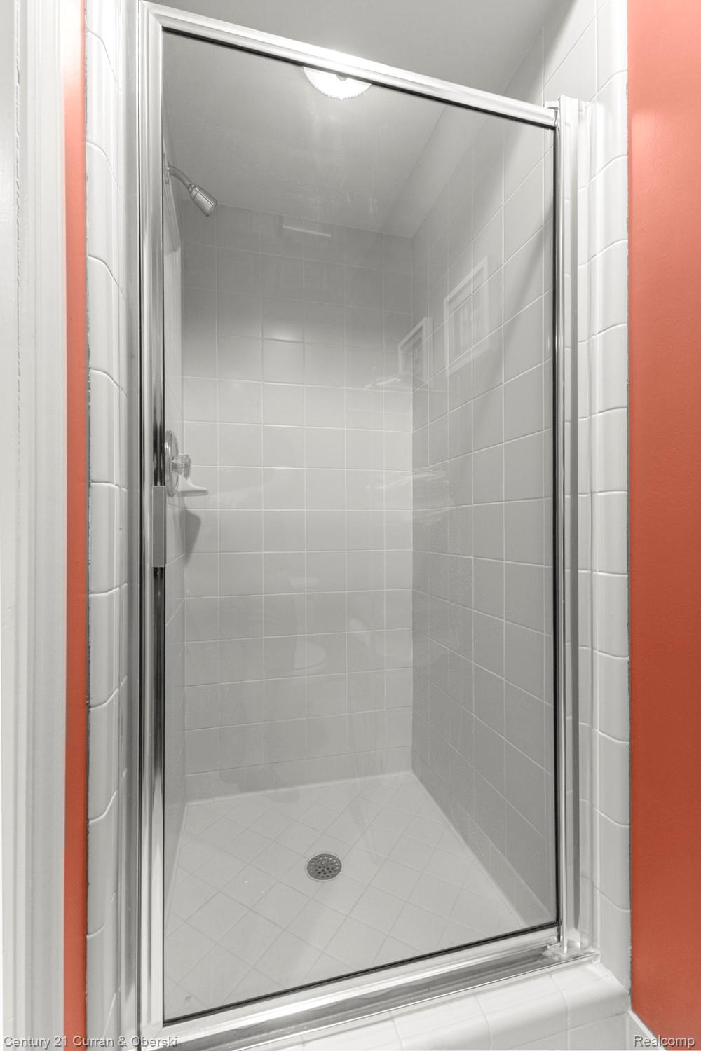 Shelby Charter Township, Michigan, 48316, United States, 2 Bedrooms Bedrooms, ,4 BathroomsBathrooms,Residential,For Sale,1977088