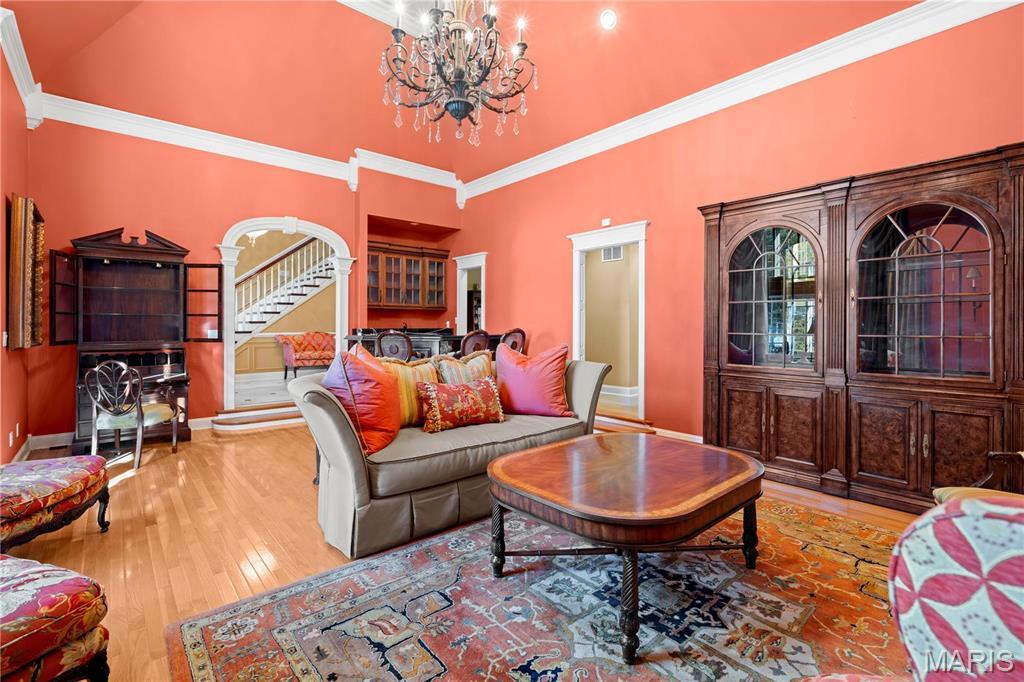Charleston, Missouri, 63834, United States, 5 Bedrooms Bedrooms, ,4 BathroomsBathrooms,Residential,For Sale,1938215