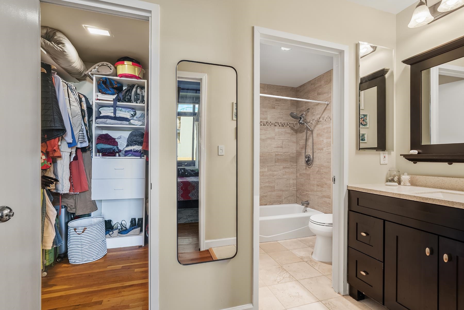 Weehawken, New Jersey, 07086, United States, 2 Bedrooms Bedrooms, ,2 BathroomsBathrooms,Residential,For Sale,1991208