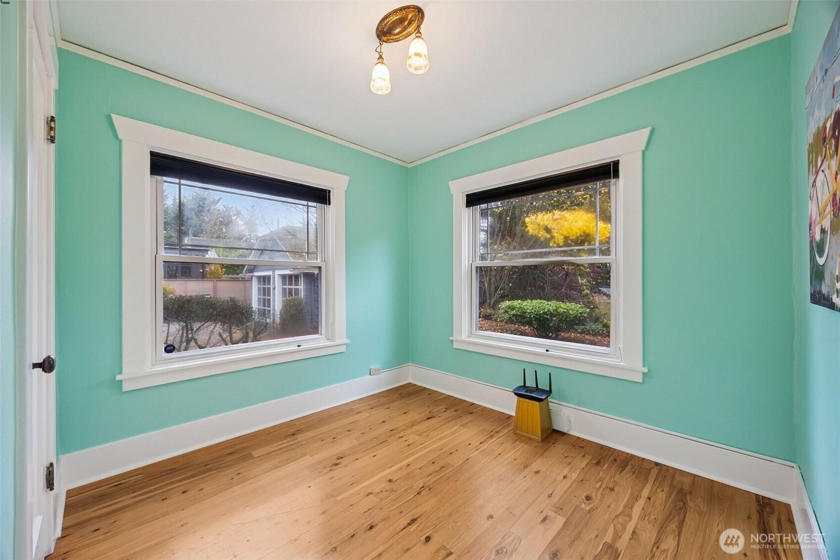 KIRKLAND, Washington, 98033, United States, 4 Bedrooms Bedrooms, ,3 BathroomsBathrooms,Residential,For Sale,1995728