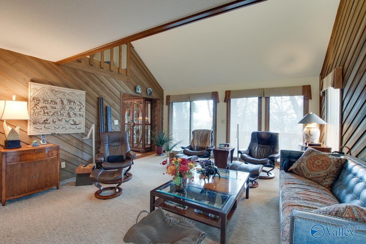 Huntsville, Alabama, 35802, United States, 4 Bedrooms Bedrooms, ,3 BathroomsBathrooms,Residential,For Sale,1996738