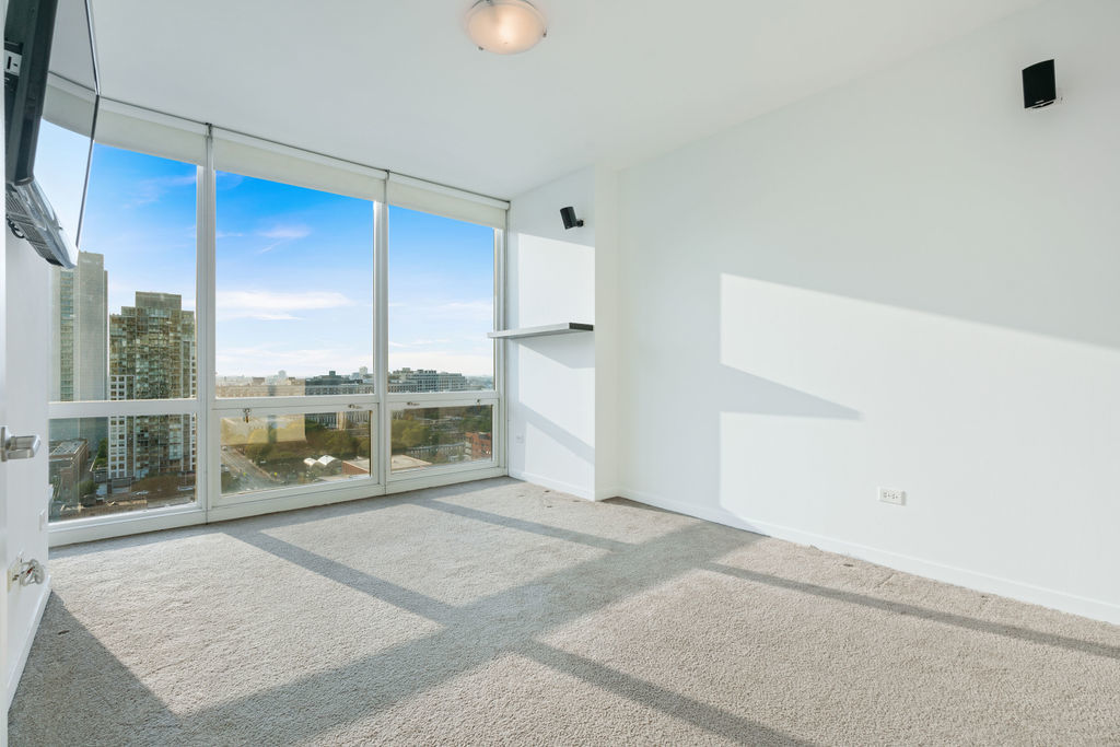 Chicago, Illinois, 60654, United States, 2 Bedrooms Bedrooms, ,2 BathroomsBathrooms,Residential,For Sale,2023222