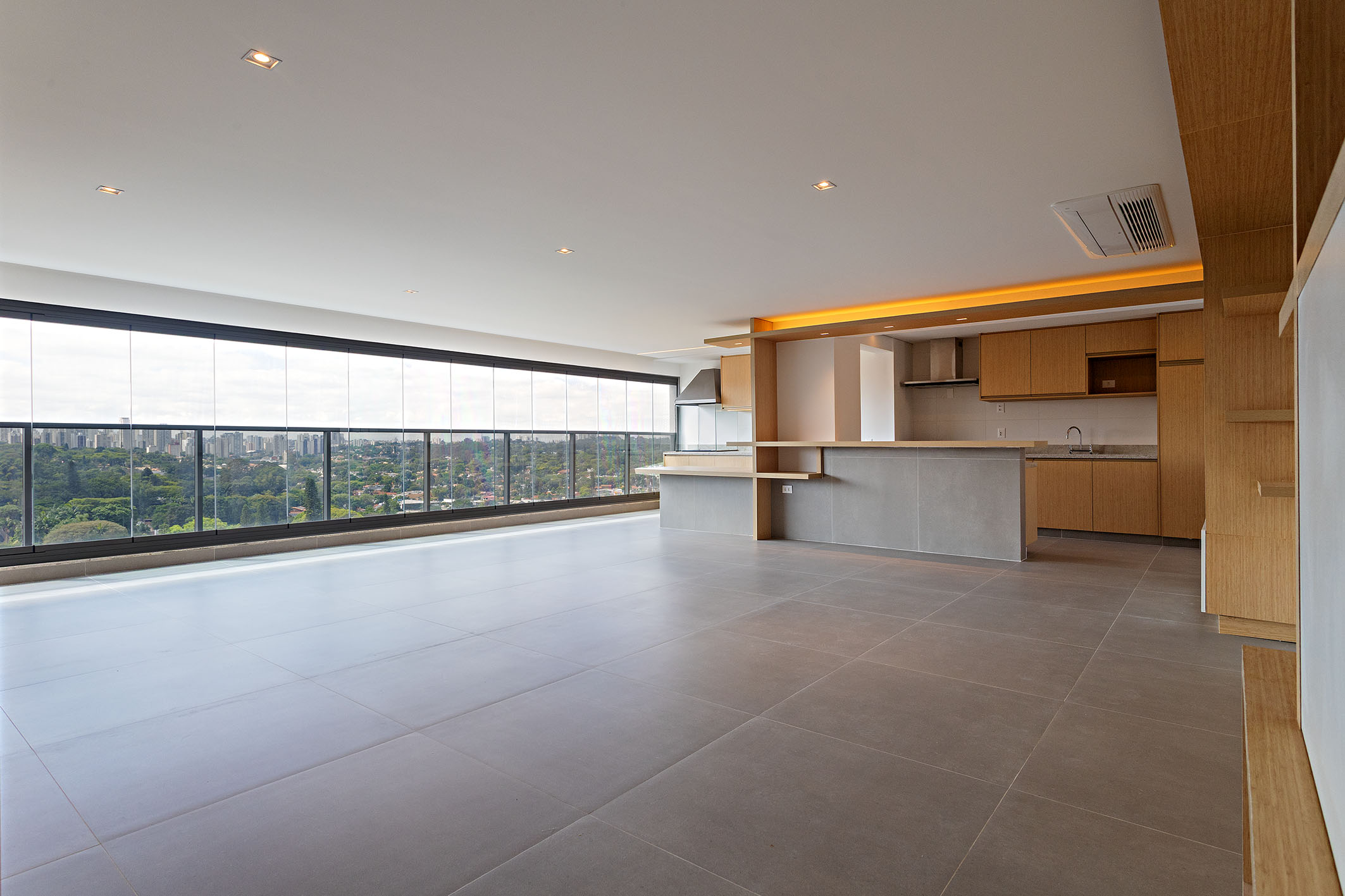  Apartment with permanent green views and tailored interior finishes - 物件實景