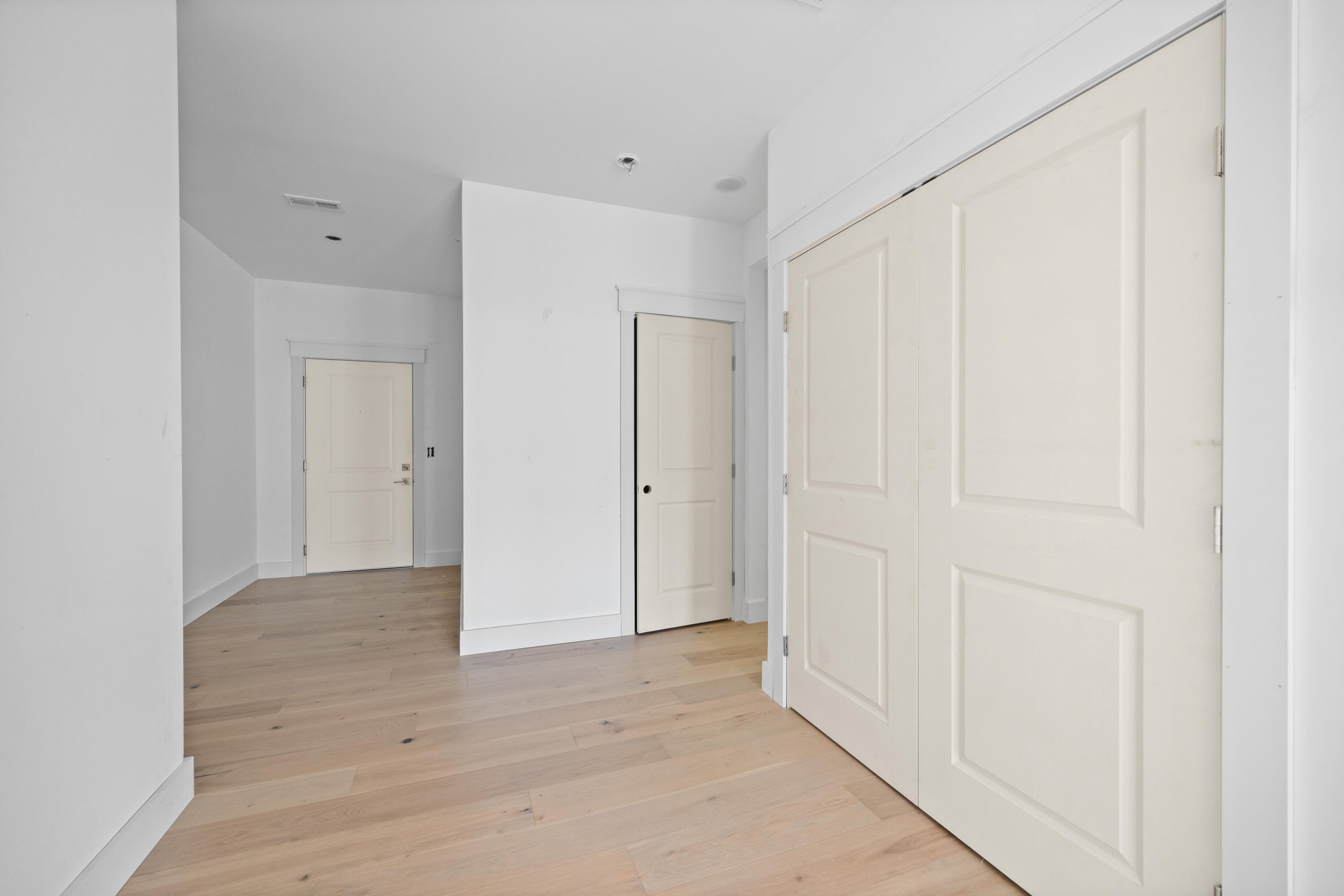 Dayton, Kentucky, 41074, United States, 2 Bedrooms Bedrooms, ,3 BathroomsBathrooms,Residential,For Sale,1994869