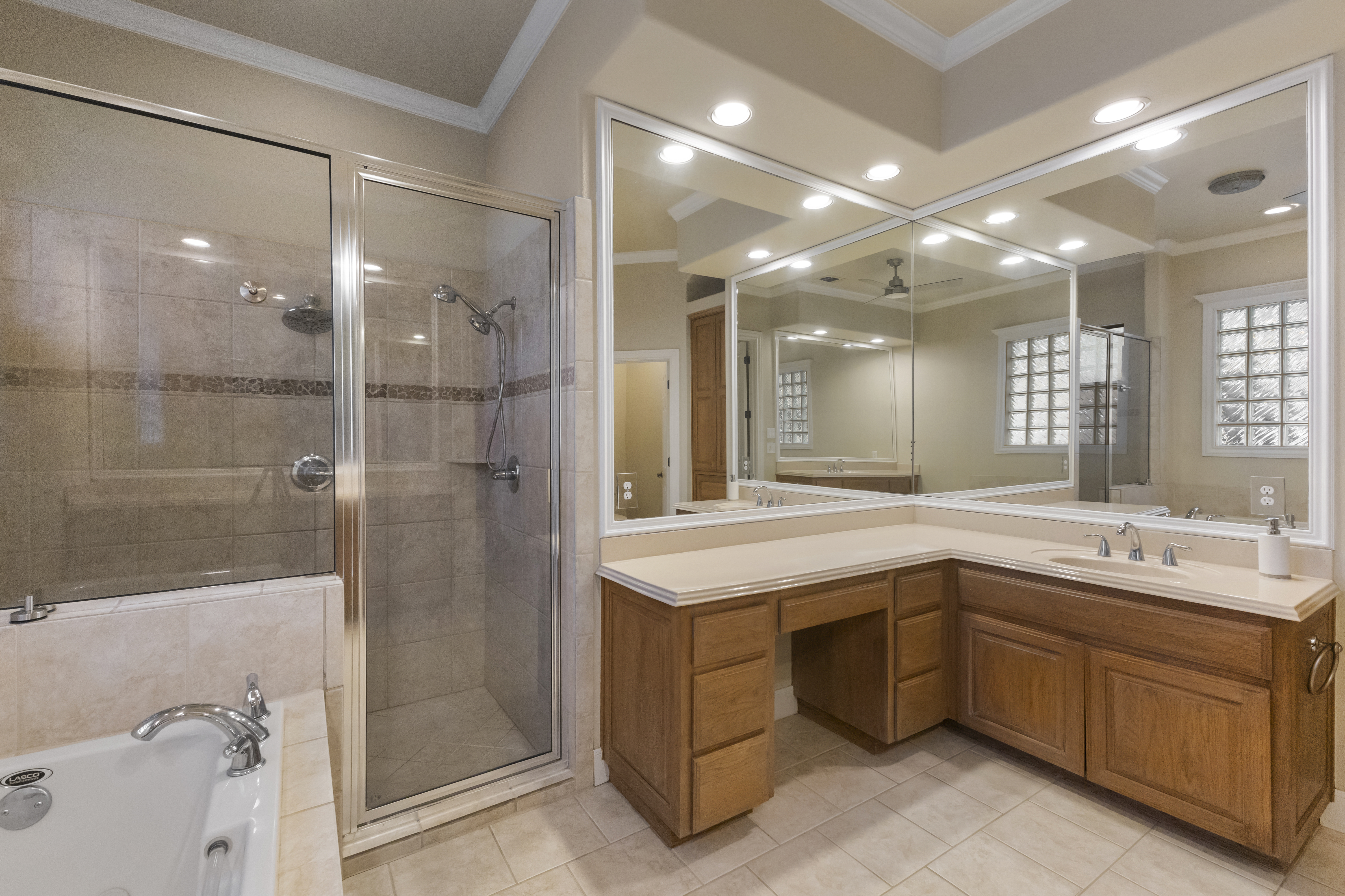  Private 5 Bedroom Oasis with Pool  Heights of Stone Oak - 物件實景