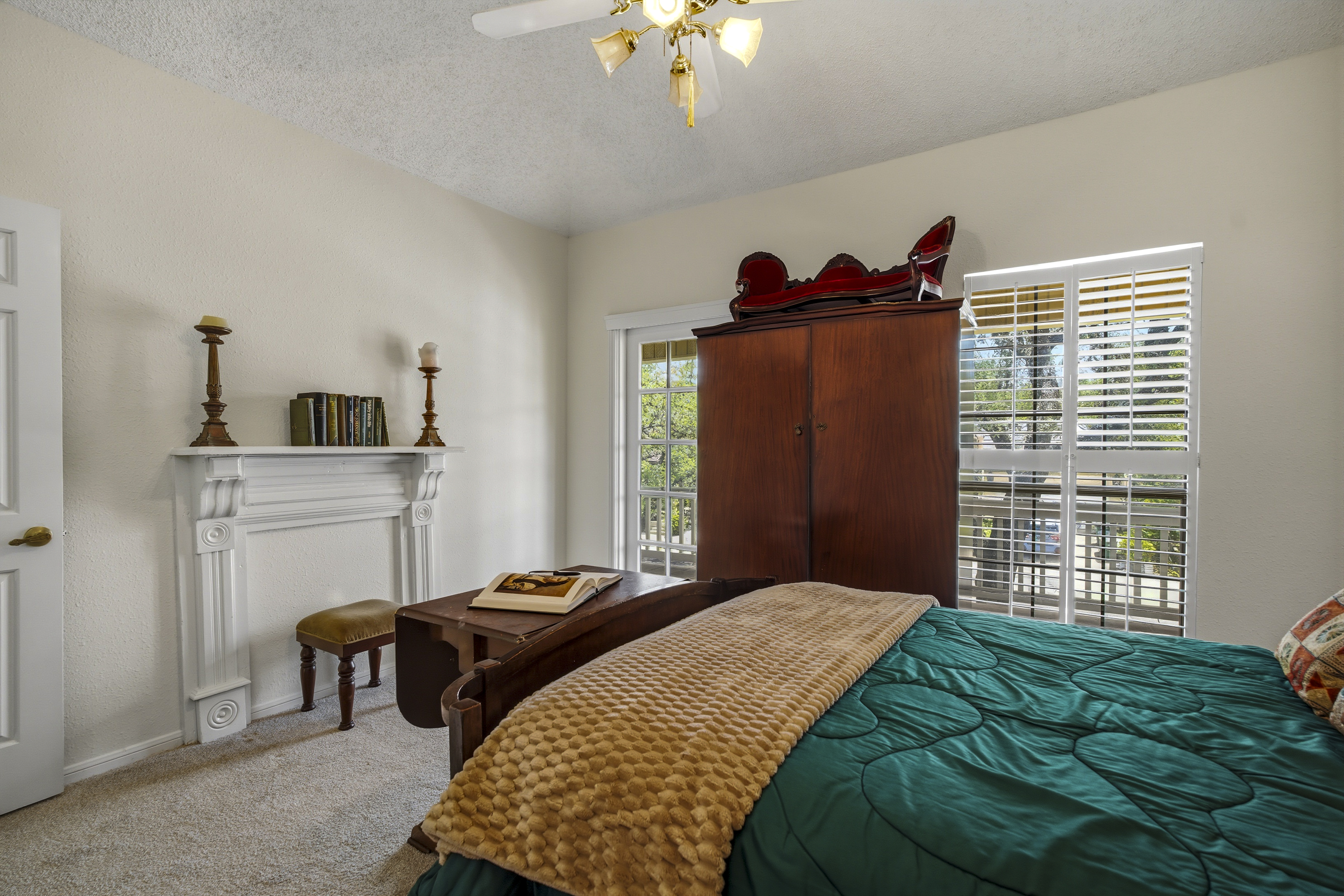  Timeless River Oaks Garden Home - 物件實景