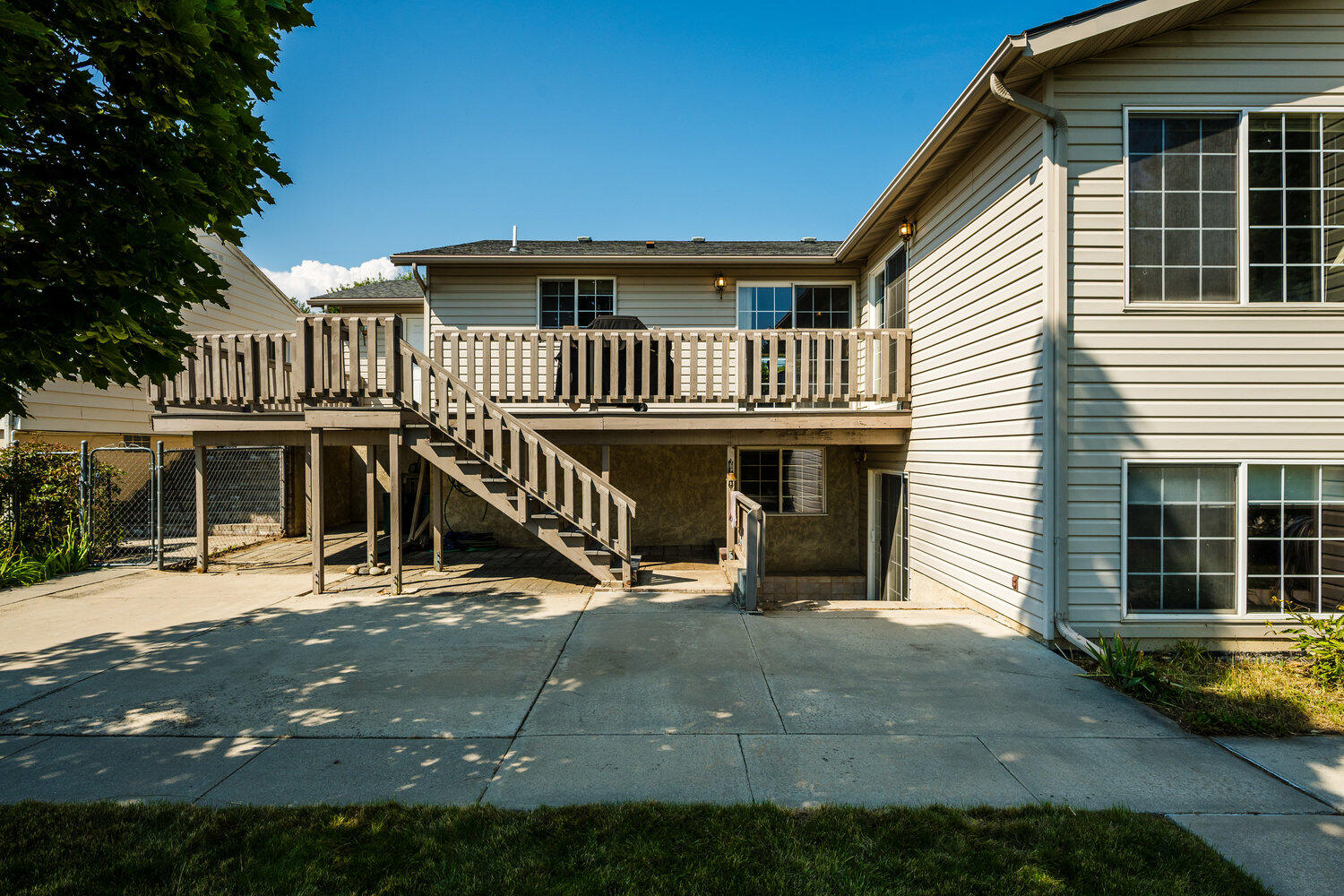 Sheridan, Wyoming, 82801, United States, 3 Bedrooms Bedrooms, ,3 BathroomsBathrooms,Residential,For Sale,1939010