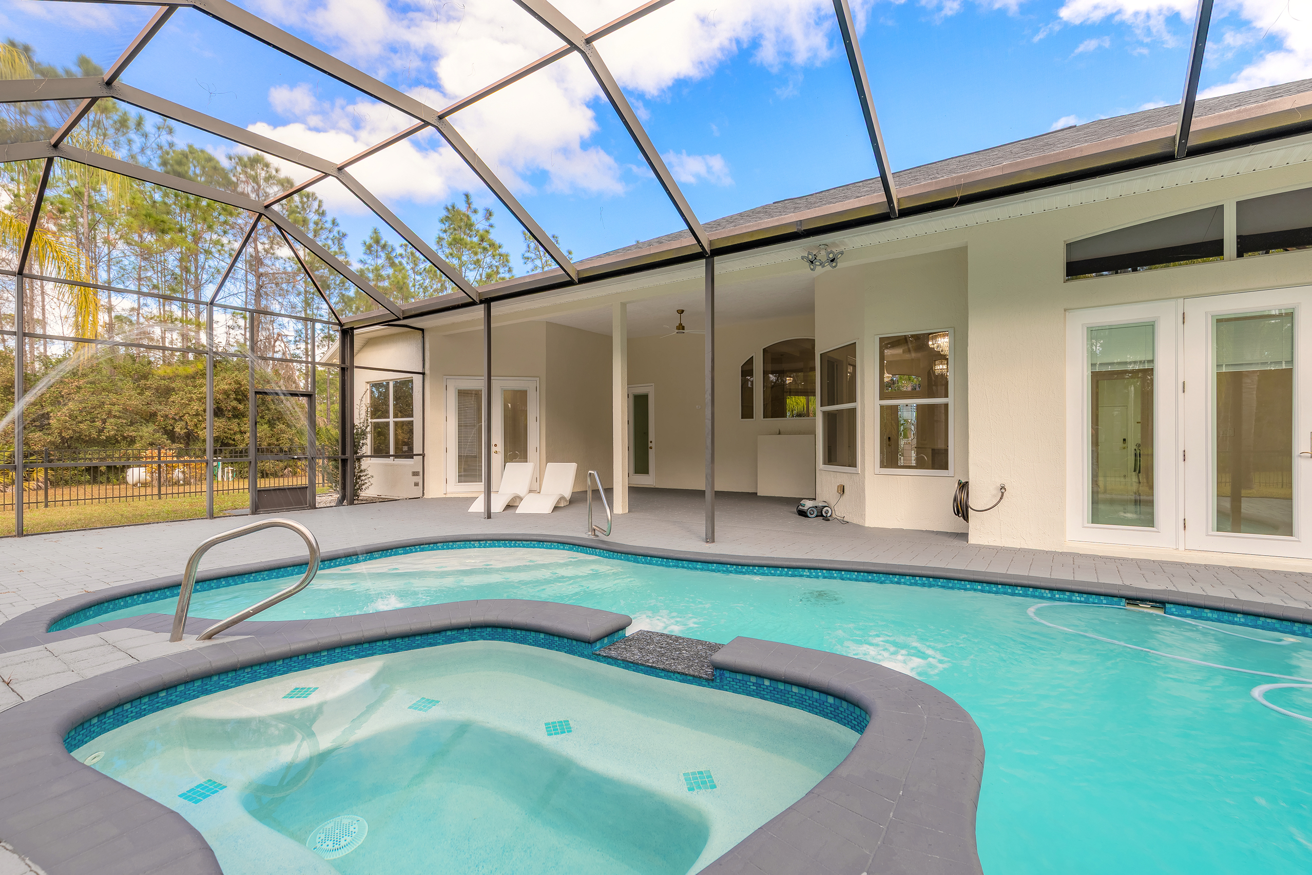 Daytona Beach, Florida, 32124, United States, 5 Bedrooms Bedrooms, ,4 BathroomsBathrooms,Residential,For Sale,2006264