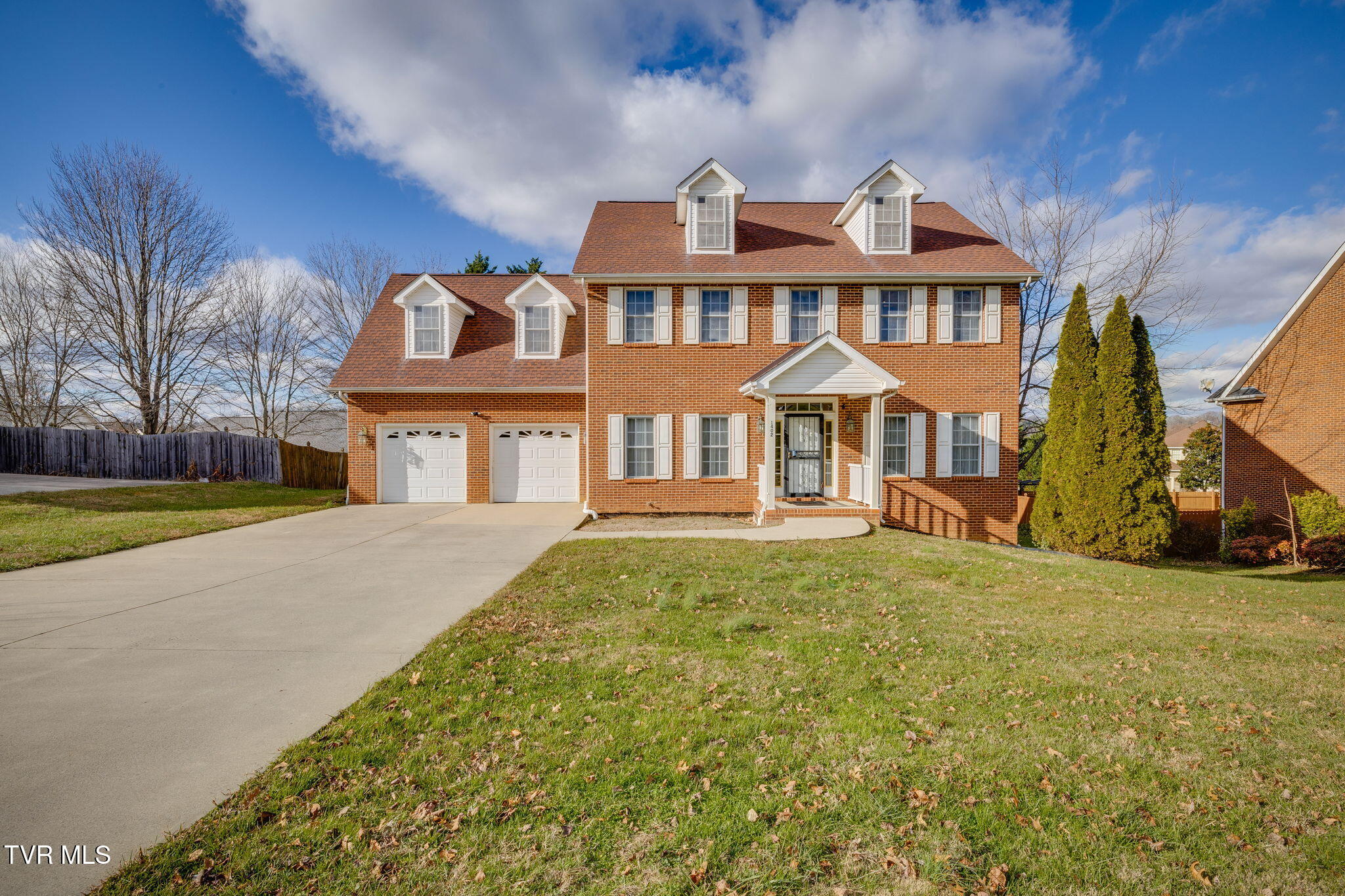 Johnson City, Tennessee, 37601, United States, 5 Bedrooms Bedrooms, ,4 BathroomsBathrooms,Residential,For Sale,2049001
