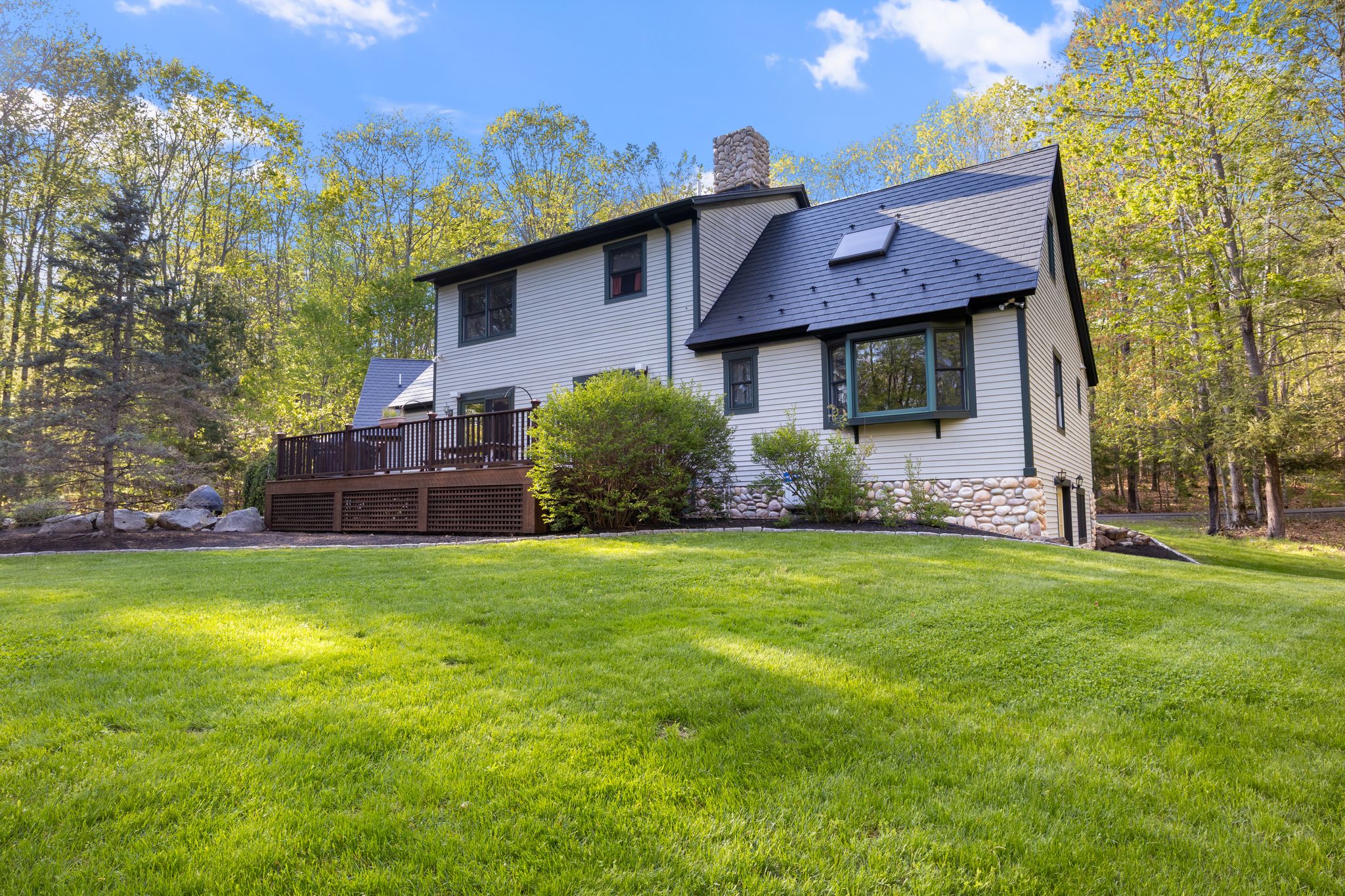 Eliot, Maine, 03903, United States, 3 Bedrooms Bedrooms, ,3 BathroomsBathrooms,Residential,For Sale,1921427