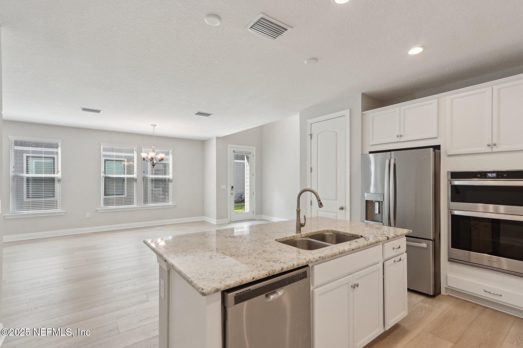 Jacksonville, Florida, 32256, United States, 4 Bedrooms Bedrooms, ,3 BathroomsBathrooms,Residential,For Sale,1796849