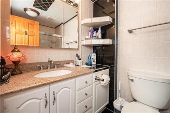 Lower Macungie Twp, Pennsylvania, 18103, United States, 4 Bedrooms Bedrooms, ,4 BathroomsBathrooms,Residential,For Sale,1739037