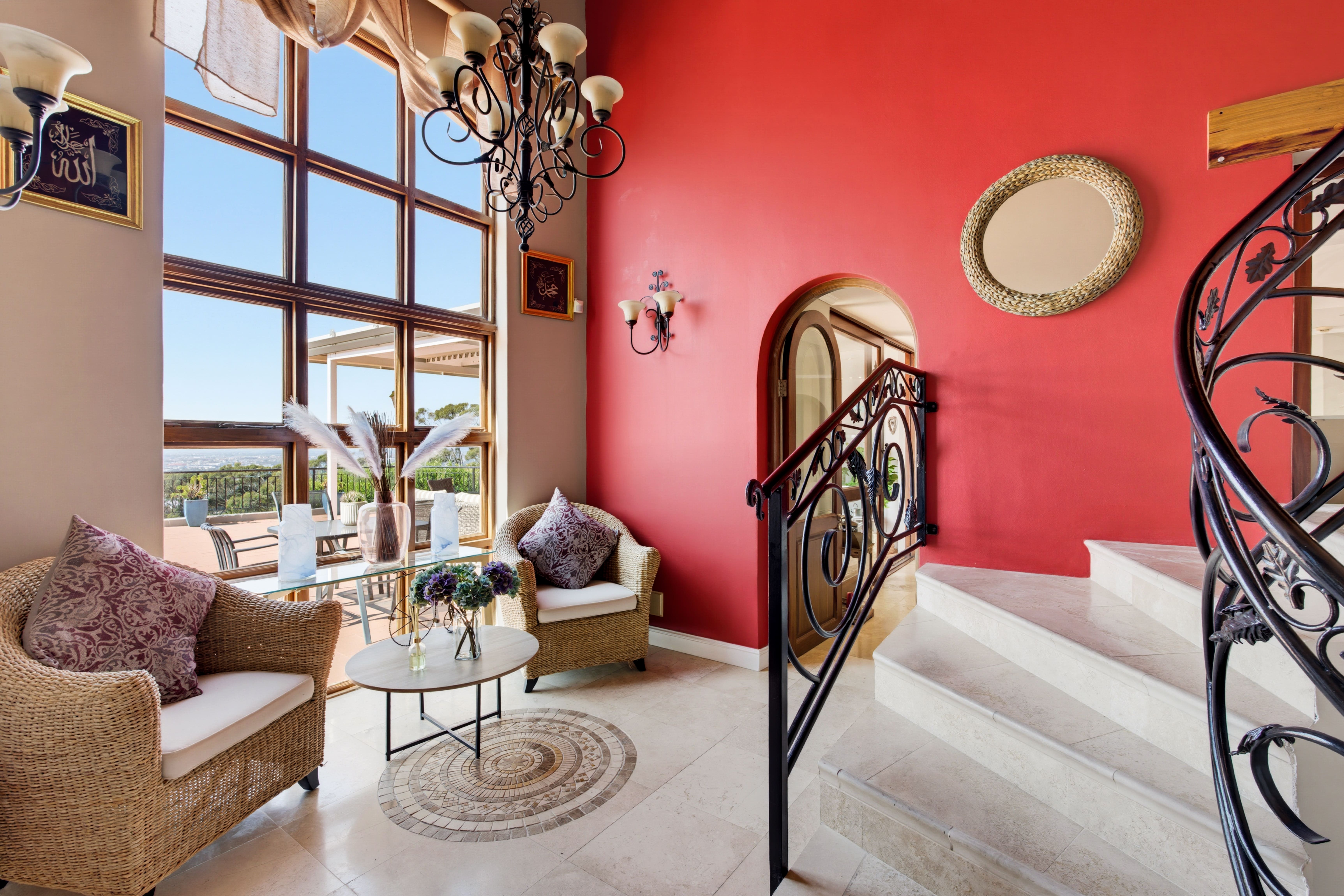  Elevated Family Living with Exceptional Mountain and Valley Views - 物件實景