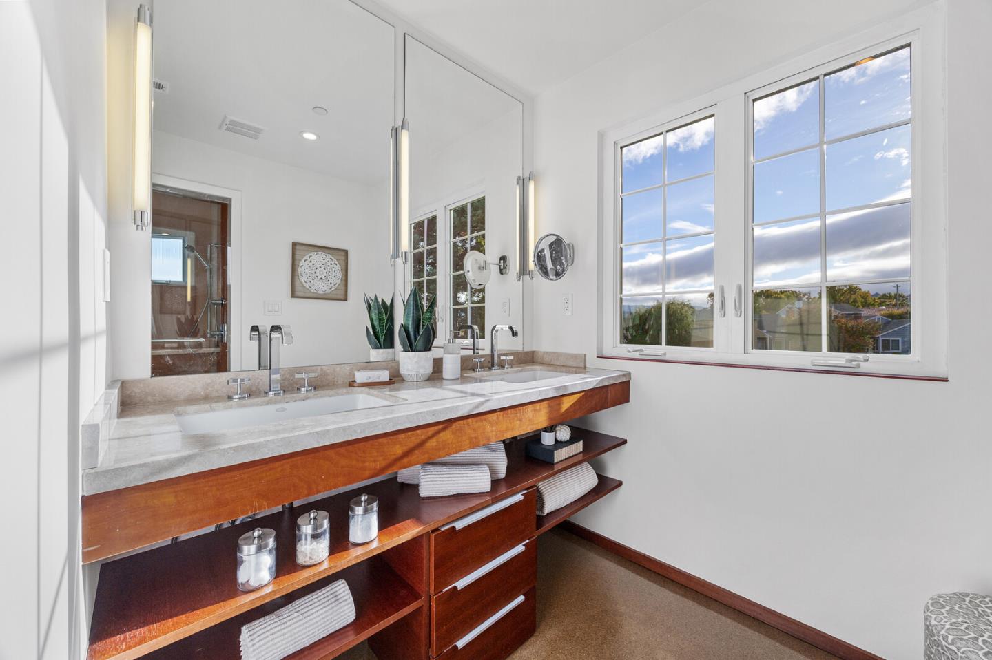 San Mateo, California, 94402, United States, 3 Bedrooms Bedrooms, ,2 BathroomsBathrooms,Residential,For Sale,1987583