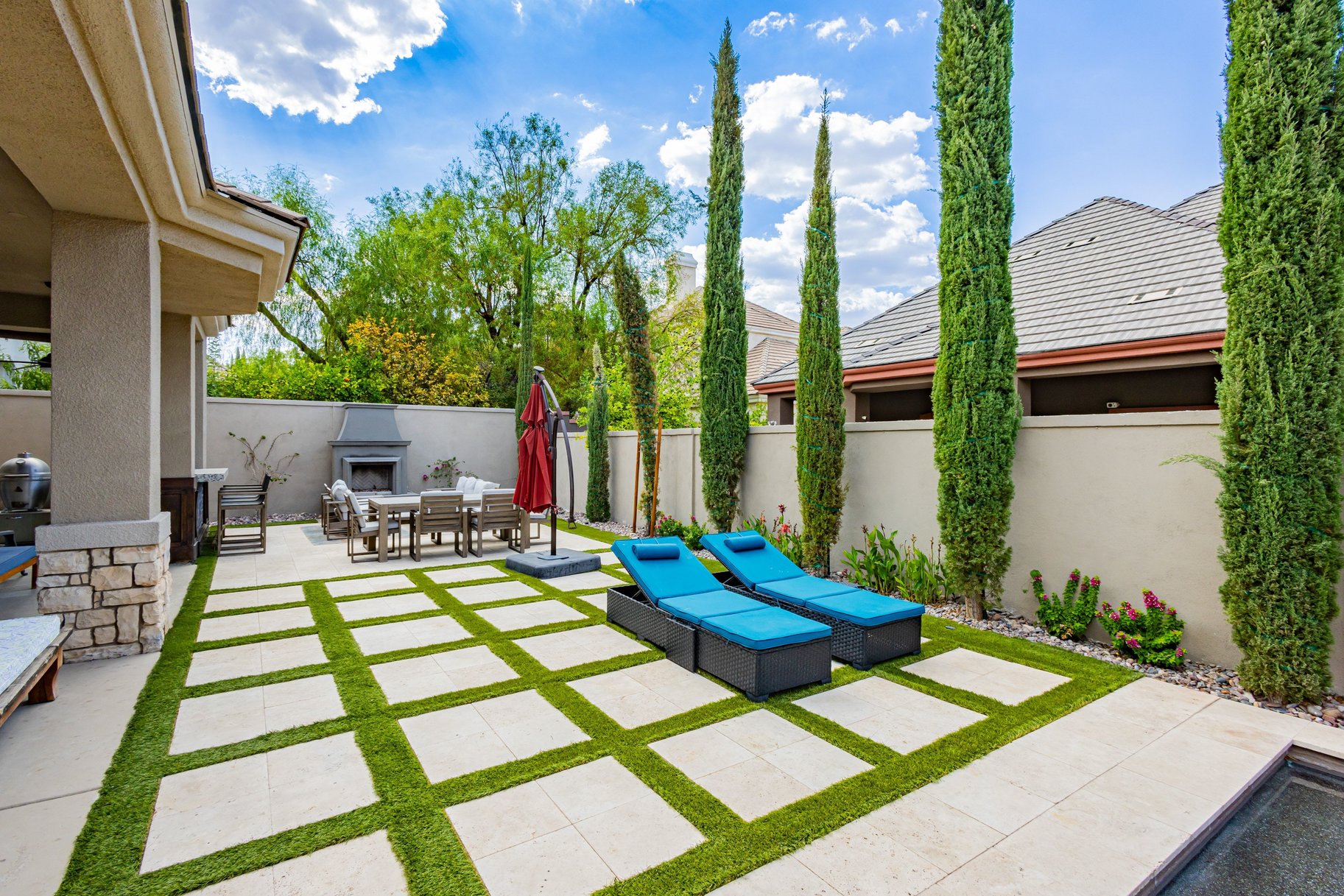 Queensridge single story Home with Backyard Oasis - 物件實景