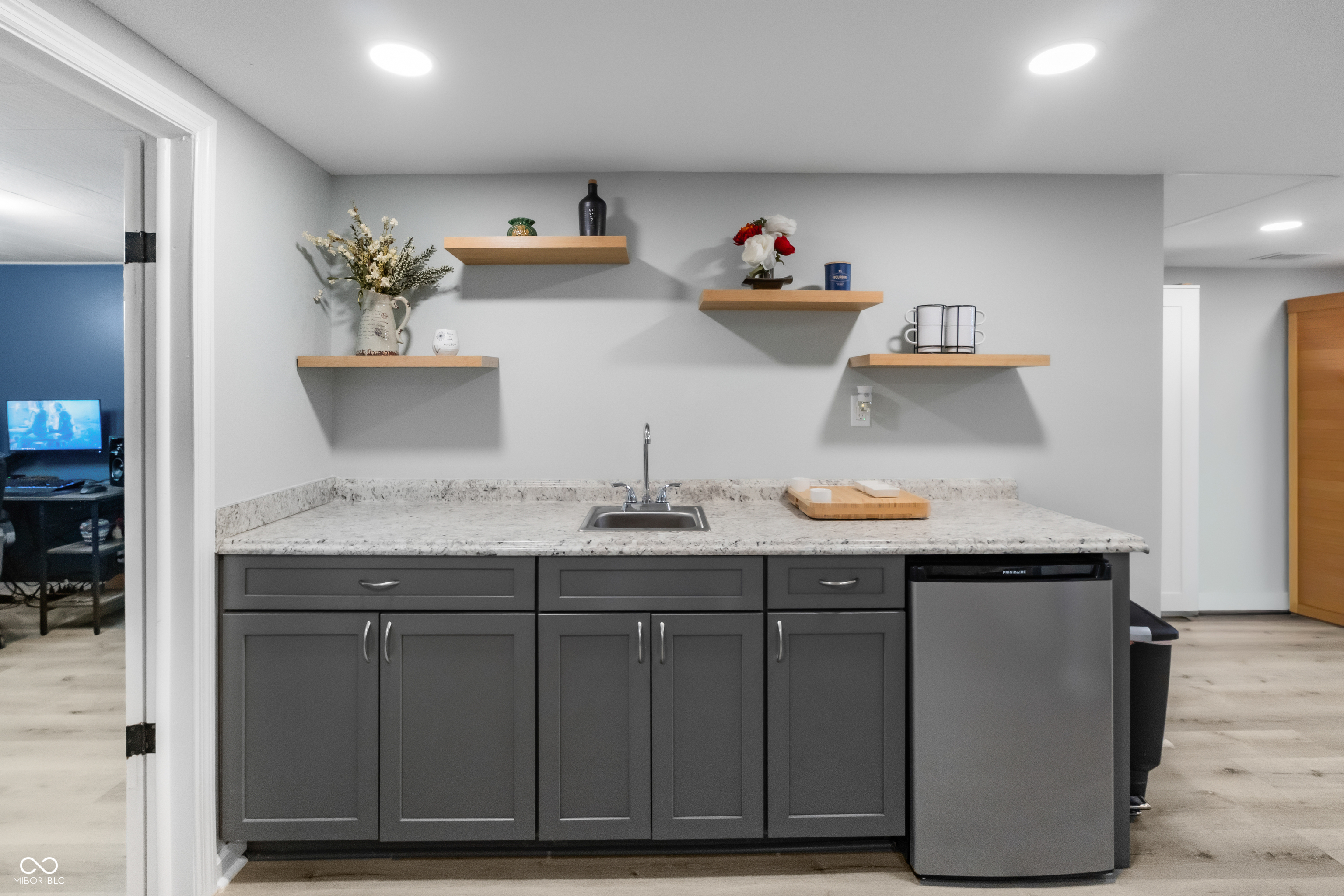 Whiteland, Indiana, 46184, United States, 3 Bedrooms Bedrooms, ,4 BathroomsBathrooms,Residential,For Sale,2007779