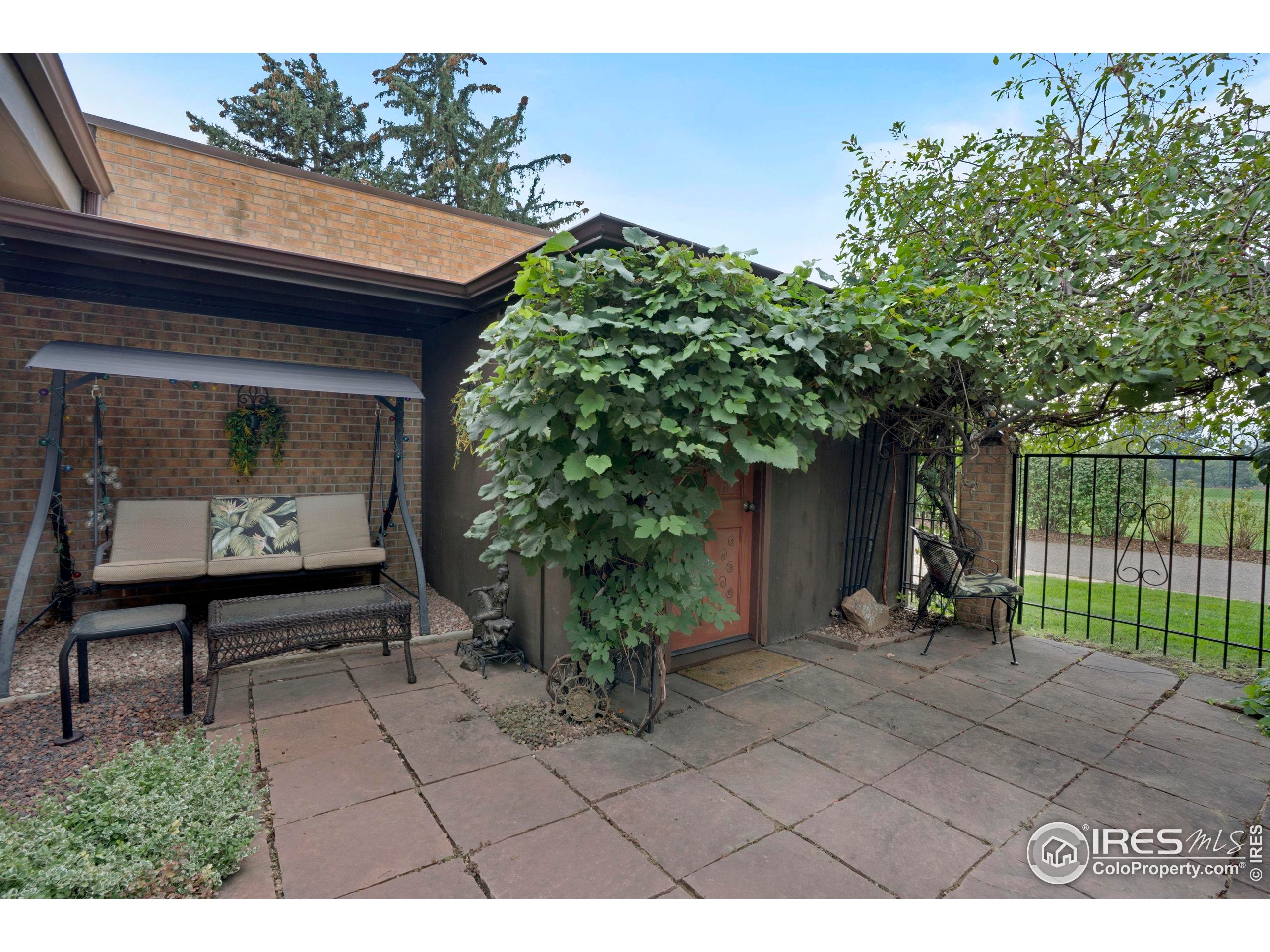 Boulder, Colorado, 80301, United States, 2 Bedrooms Bedrooms, ,2 BathroomsBathrooms,Residential,For Sale,1942273