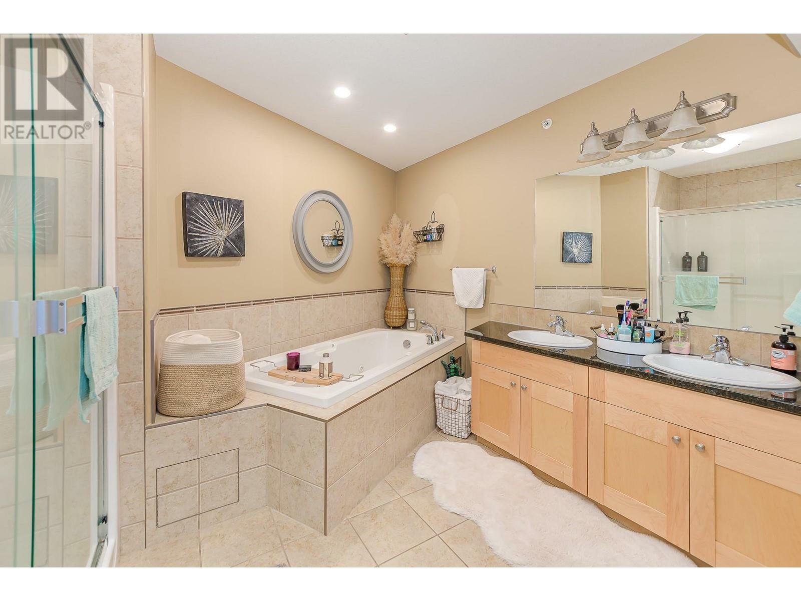 SICAMOUS, British Columbia, V0E 2V1, CA, 4 Bedrooms Bedrooms, ,2 BathroomsBathrooms,Residential,For Sale,1839055