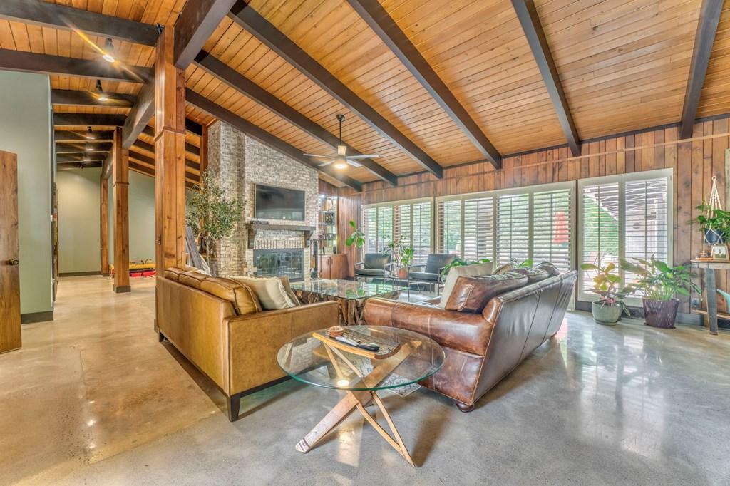 DALTON, Georgia, 30720, United States, 4 Bedrooms Bedrooms, ,5 BathroomsBathrooms,Residential,For Sale,1804321