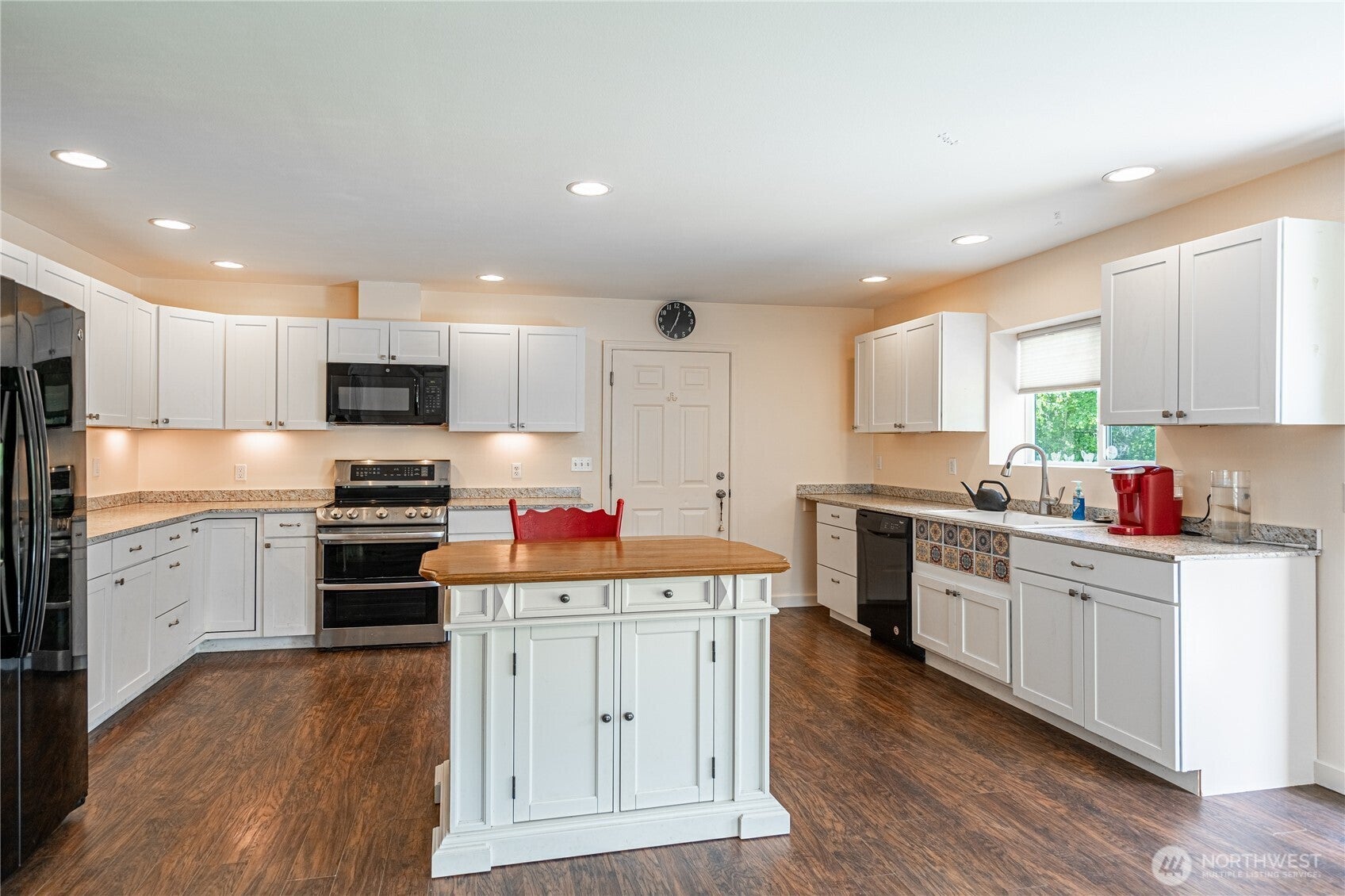 Chelan Falls, Washington, 98817, United States, 1 Bedroom Bedrooms, ,1 BathroomBathrooms,Residential,For Sale,1828092
