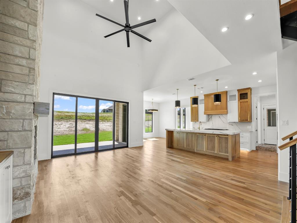 Weatherford, Texas, 76087, United States, 4 Bedrooms Bedrooms, ,4 BathroomsBathrooms,Residential,For Sale,1981455