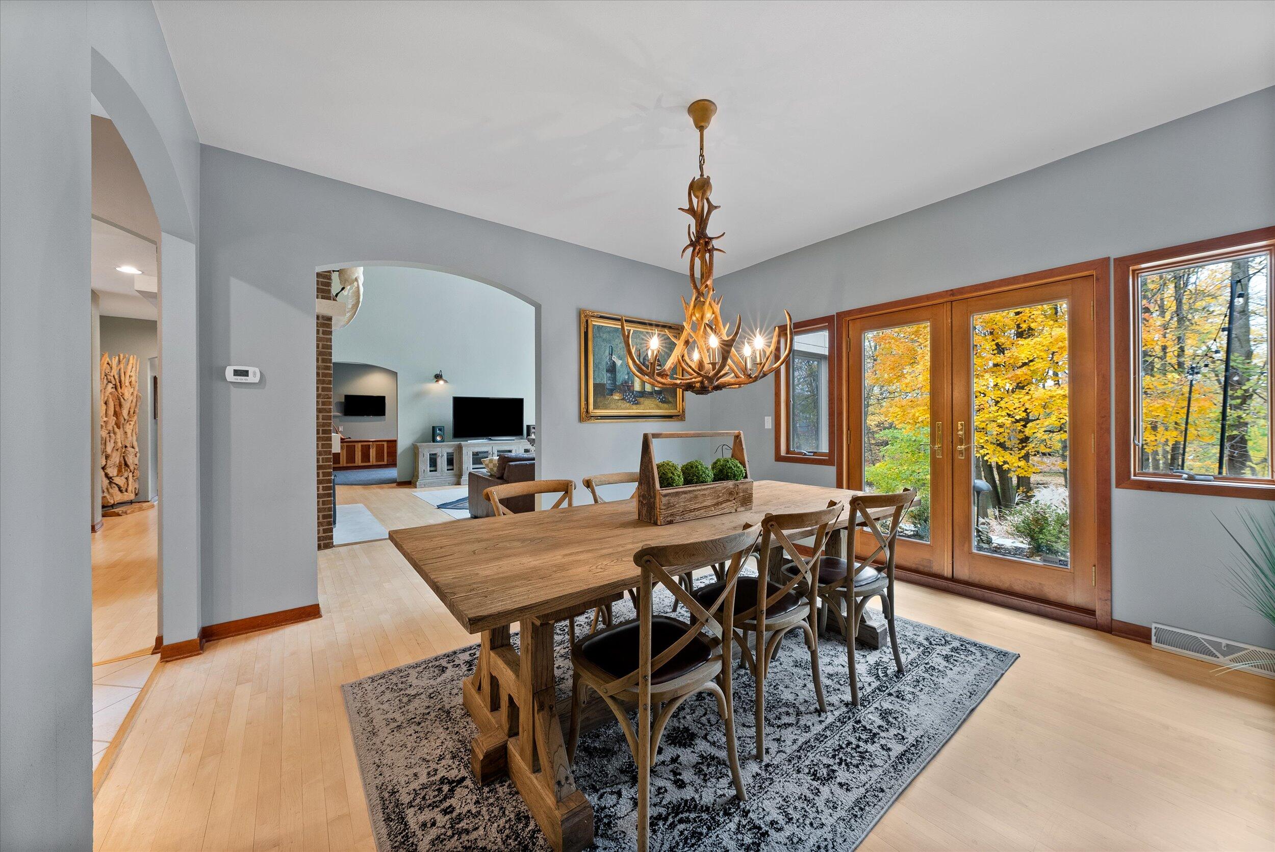 Grafton, Wisconsin, 53024, United States, 4 Bedrooms Bedrooms, ,6 BathroomsBathrooms,Residential,For Sale,1989565