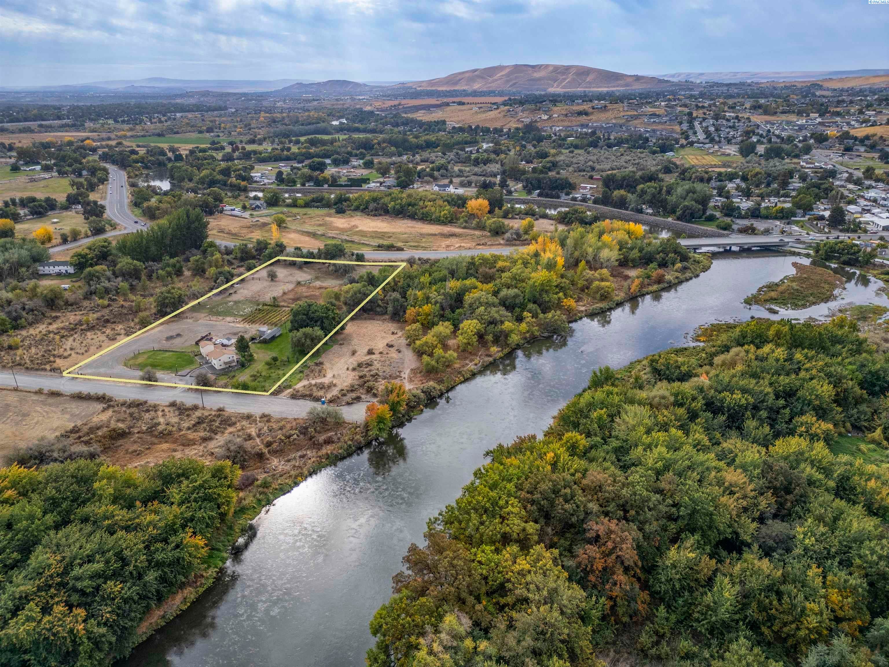 Richland, Washington, 99354, United States, 3 Bedrooms Bedrooms, ,2 BathroomsBathrooms,Residential,For Sale,1978459