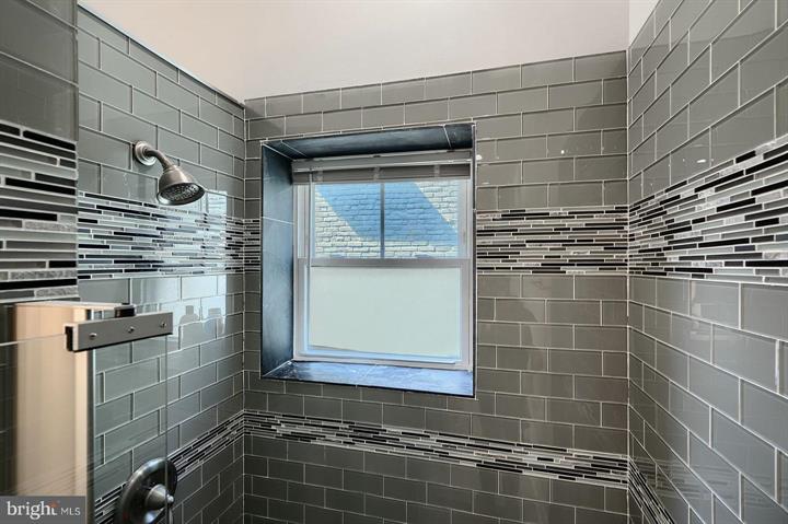Baltimore, Maryland, 21230, United States, 5 Bedrooms Bedrooms, ,7 BathroomsBathrooms,Residential,For Sale,1920297