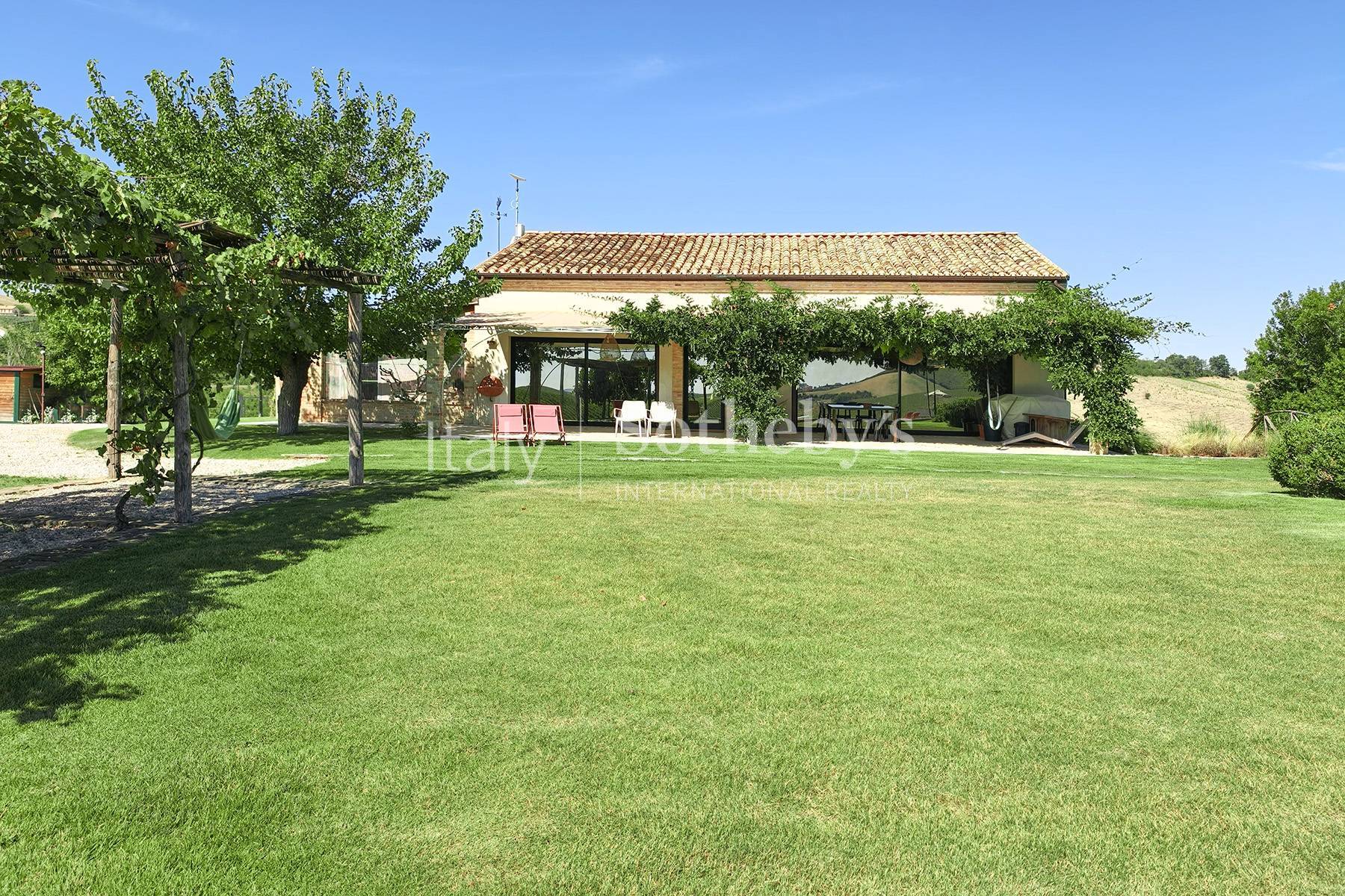  Country estate with vineyards and pool in Le Marche - 物件實景