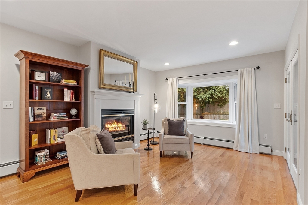 Andover, Massachusetts, 01810, United States, 2 Bedrooms Bedrooms, ,1 BathroomBathrooms,Residential,For Sale,1941591