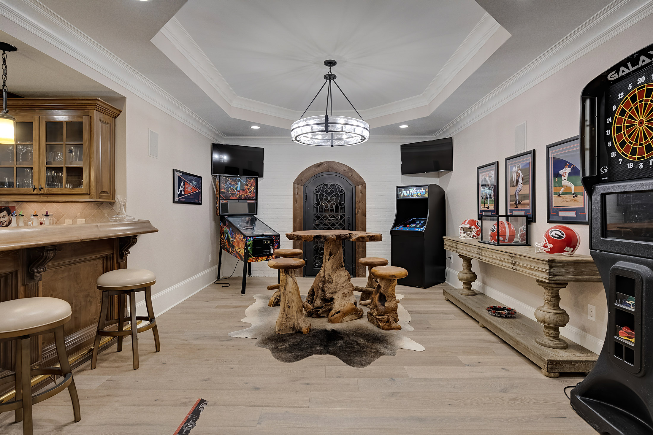  Impressive Brick Estate on a Private Wooded 1+/- Acre Lot in The Manor - 物件實景