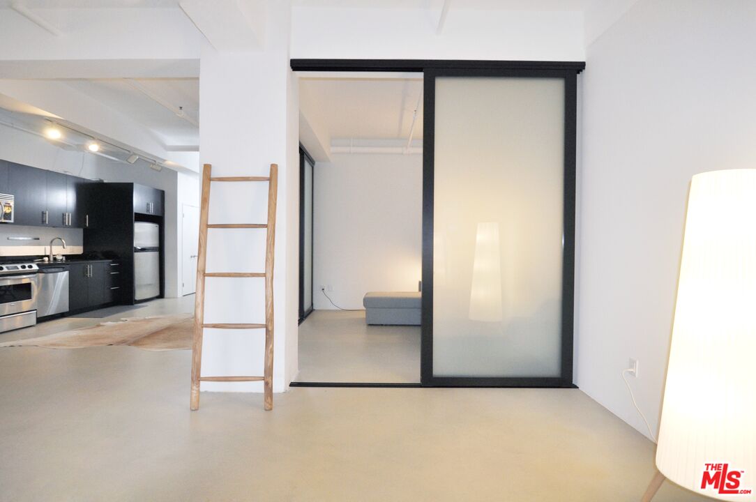 Los Angeles, California, 90014, United States, 1 Bedroom Bedrooms, ,1 BathroomBathrooms,Residential,For Sale,1777203