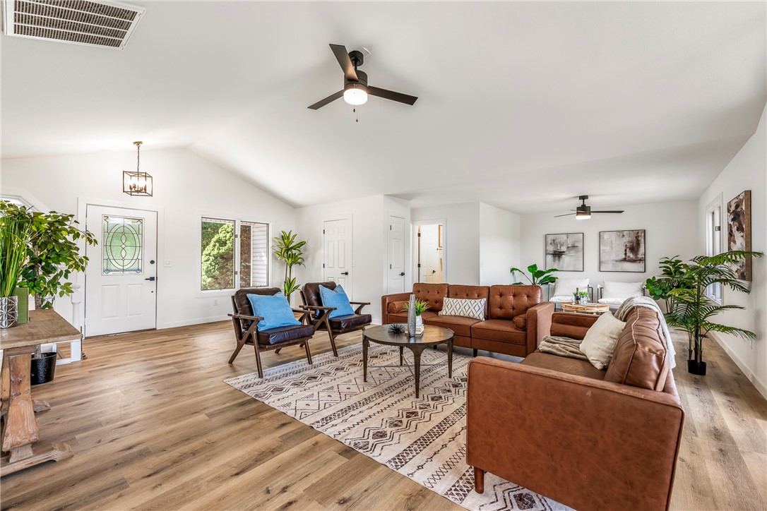 Bella Vista, Arkansas, 72715, United States, 3 Bedrooms Bedrooms, ,3 BathroomsBathrooms,Residential,For Sale,1918685