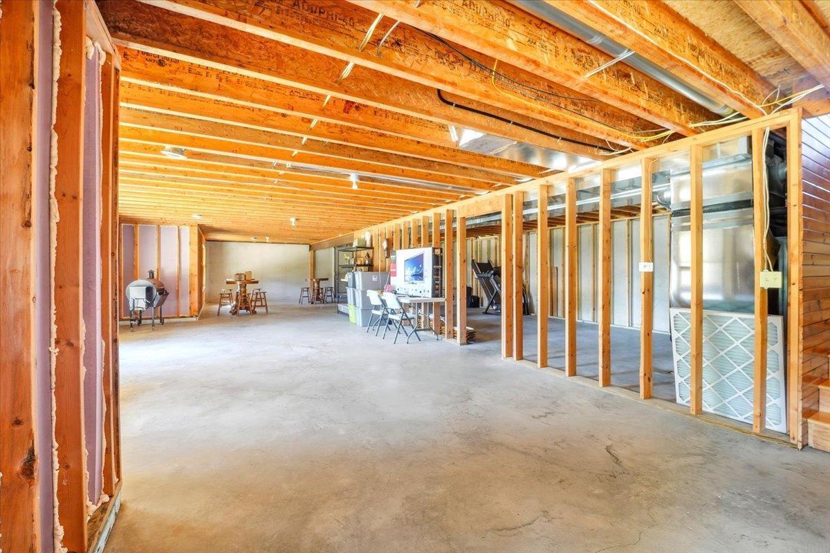 Independence, Iowa, 50644, United States, 3 Bedrooms Bedrooms, ,2 BathroomsBathrooms,Residential,For Sale,1982110