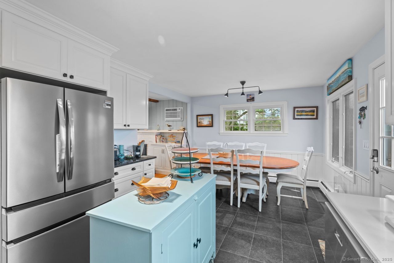 Guilford, Connecticut, 06437, United States, 3 Bedrooms Bedrooms, ,2 BathroomsBathrooms,Residential,For Sale,1906162