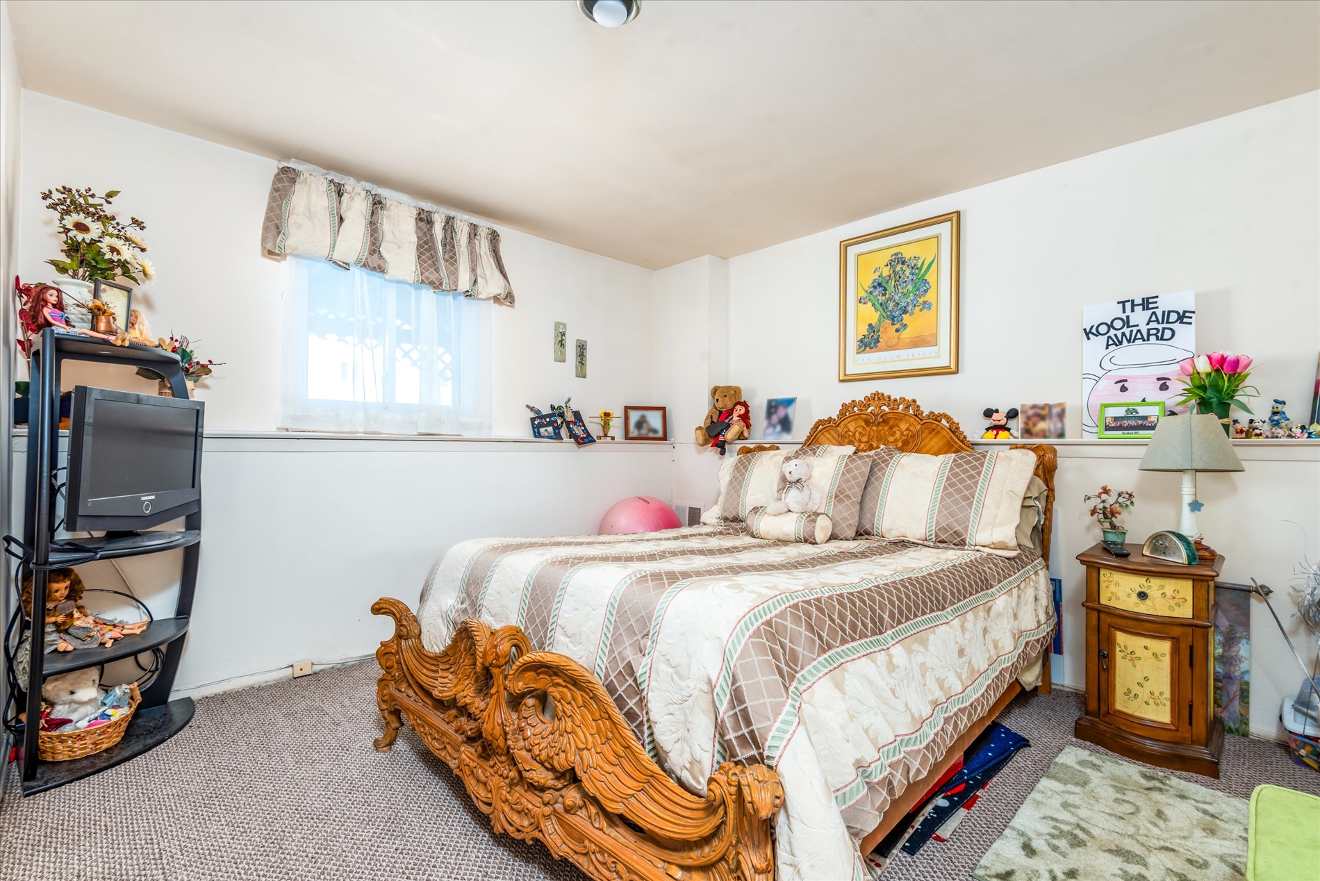 Howard Beach, New York, 11414, United States, 4 Bedrooms Bedrooms, ,2 BathroomsBathrooms,Residential,For Sale,1916184