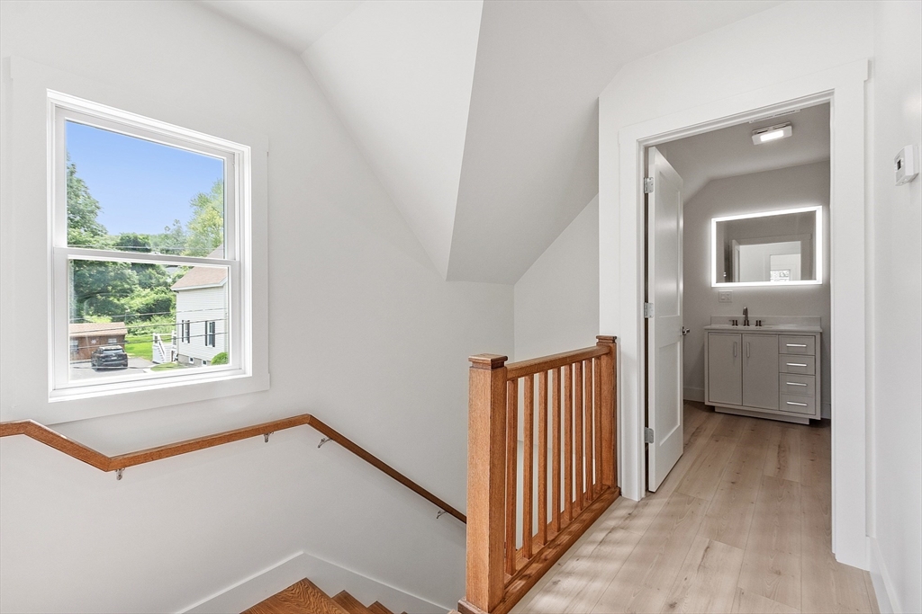 Leominster, Massachusetts, 01453, United States, 3 Bedrooms Bedrooms, ,2 BathroomsBathrooms,Residential,For Sale,1912072