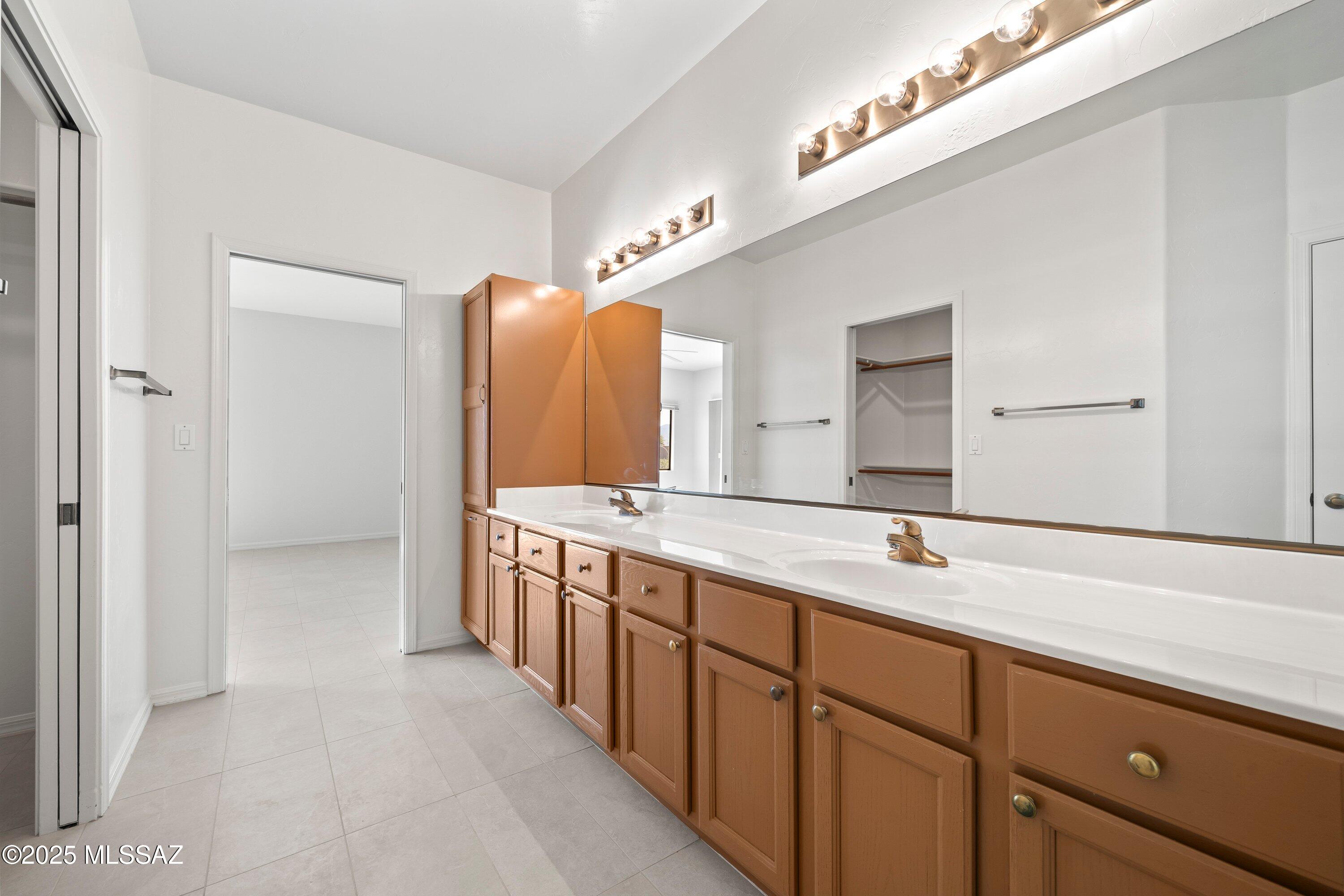 Green Valley, Arizona, 85614, United States, 2 Bedrooms Bedrooms, ,3 BathroomsBathrooms,Residential,For Sale,1971265