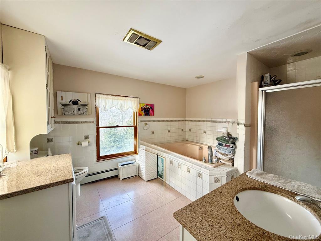 salt Point, New York, 12578, United States, 5 Bedrooms Bedrooms, ,5 BathroomsBathrooms,Residential,For Sale,2005209