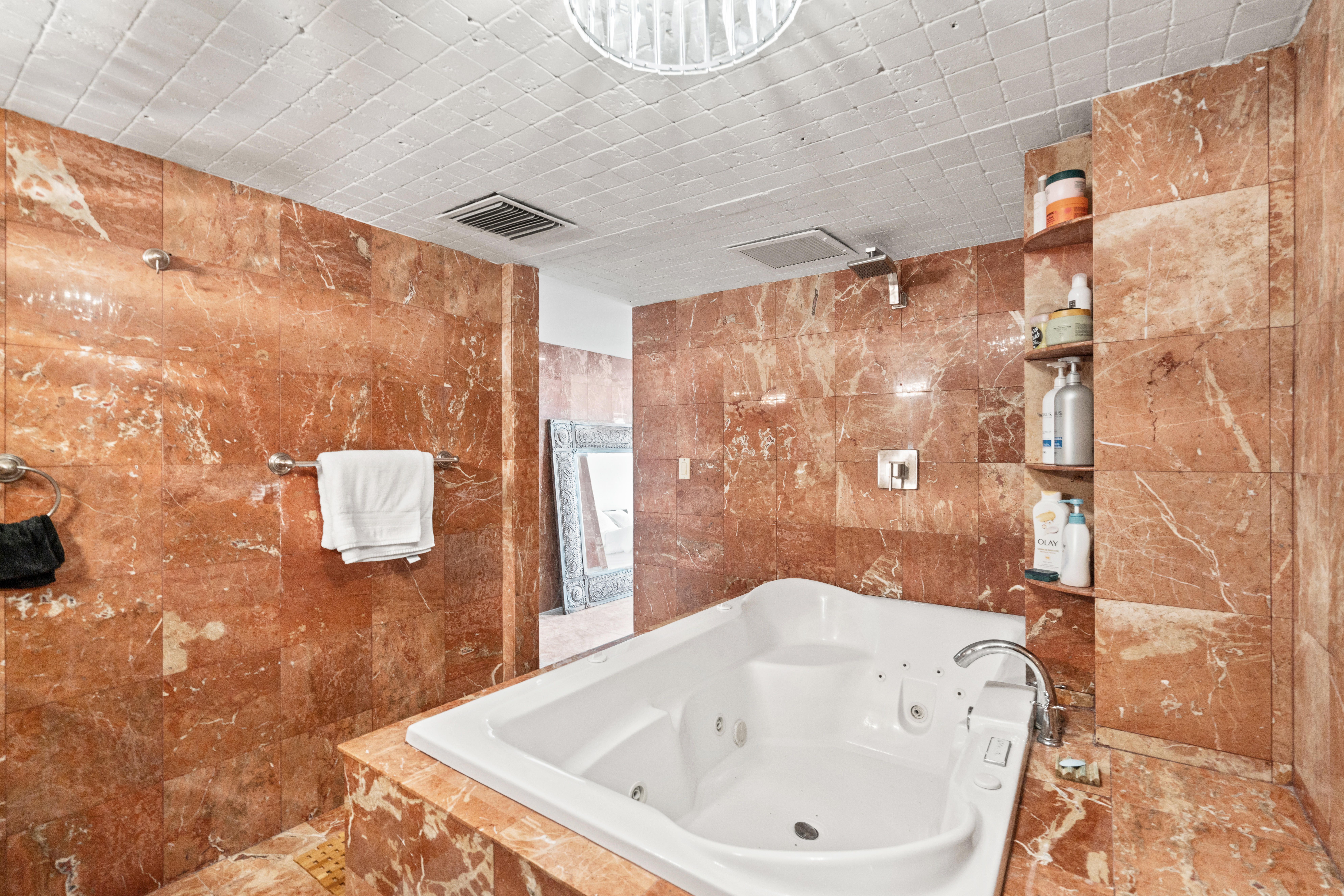  905 Brickell Bay Dr, Miami, FL, 33131 - 物件實景