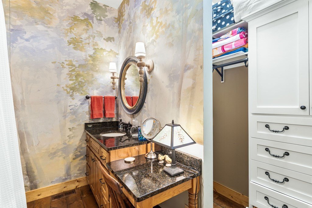 Murphy, North Carolina, 28906, United States, 3 Bedrooms Bedrooms, ,3 BathroomsBathrooms,Residential,For Sale,1982645