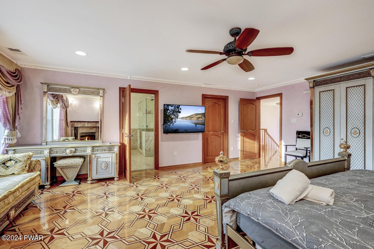 Albrightsville, Pennsylvania, 18210, United States, 4 Bedrooms Bedrooms, ,5 BathroomsBathrooms,Residential,For Sale,1982857