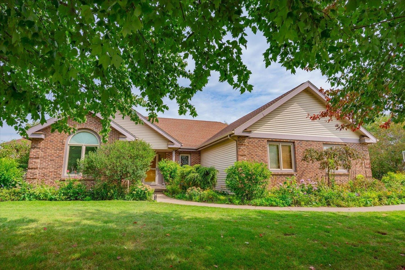 Fitchburg, Wisconsin, 53711, United States, 4 Bedrooms Bedrooms, ,4 BathroomsBathrooms,Residential,For Sale,1977409