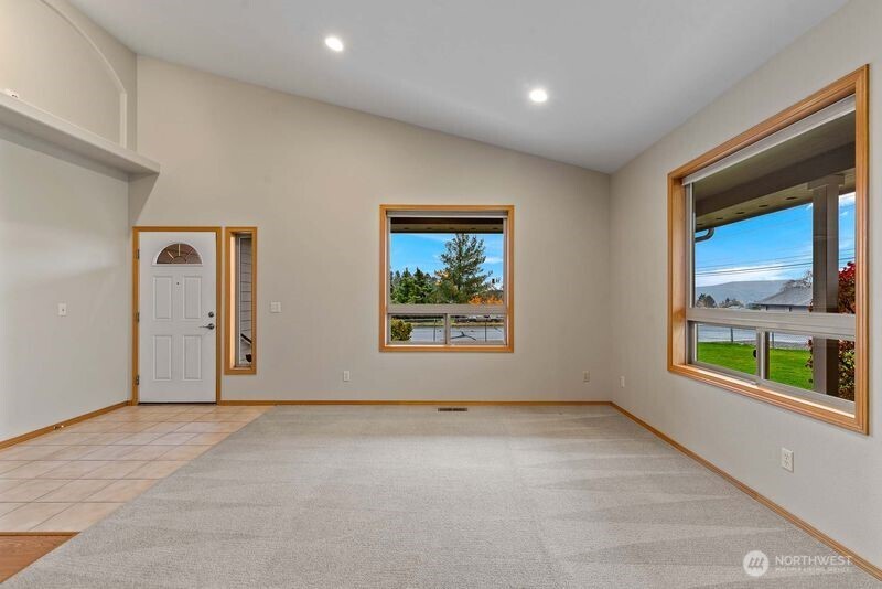 Wenatchee, Washington, 98801, United States, 3 Bedrooms Bedrooms, ,1 BathroomBathrooms,Residential,For Sale,1989040