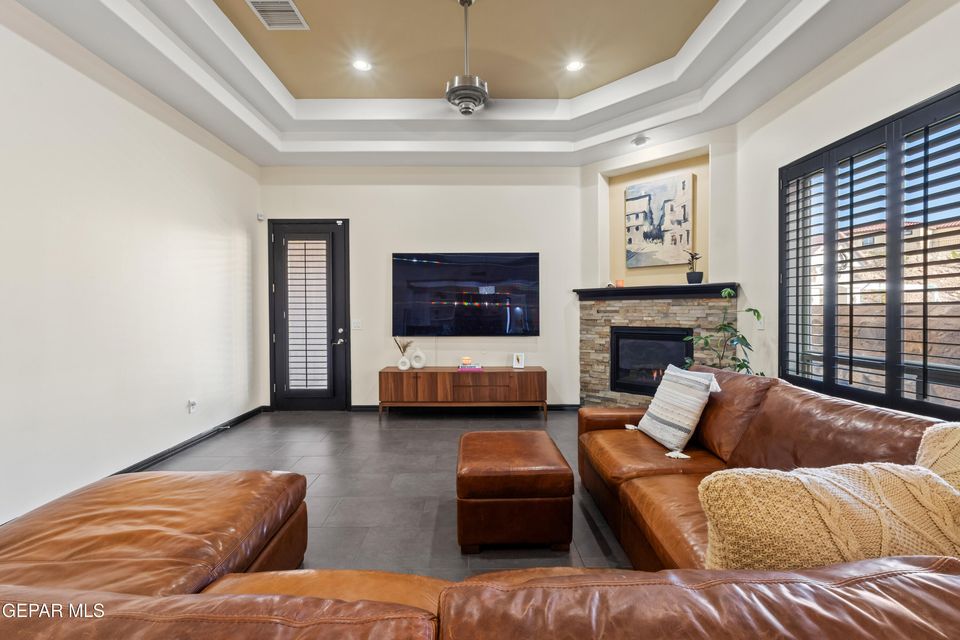 El Paso, Texas, 79912, United States, 4 Bedrooms Bedrooms, ,3 BathroomsBathrooms,Residential,For Sale,1997746